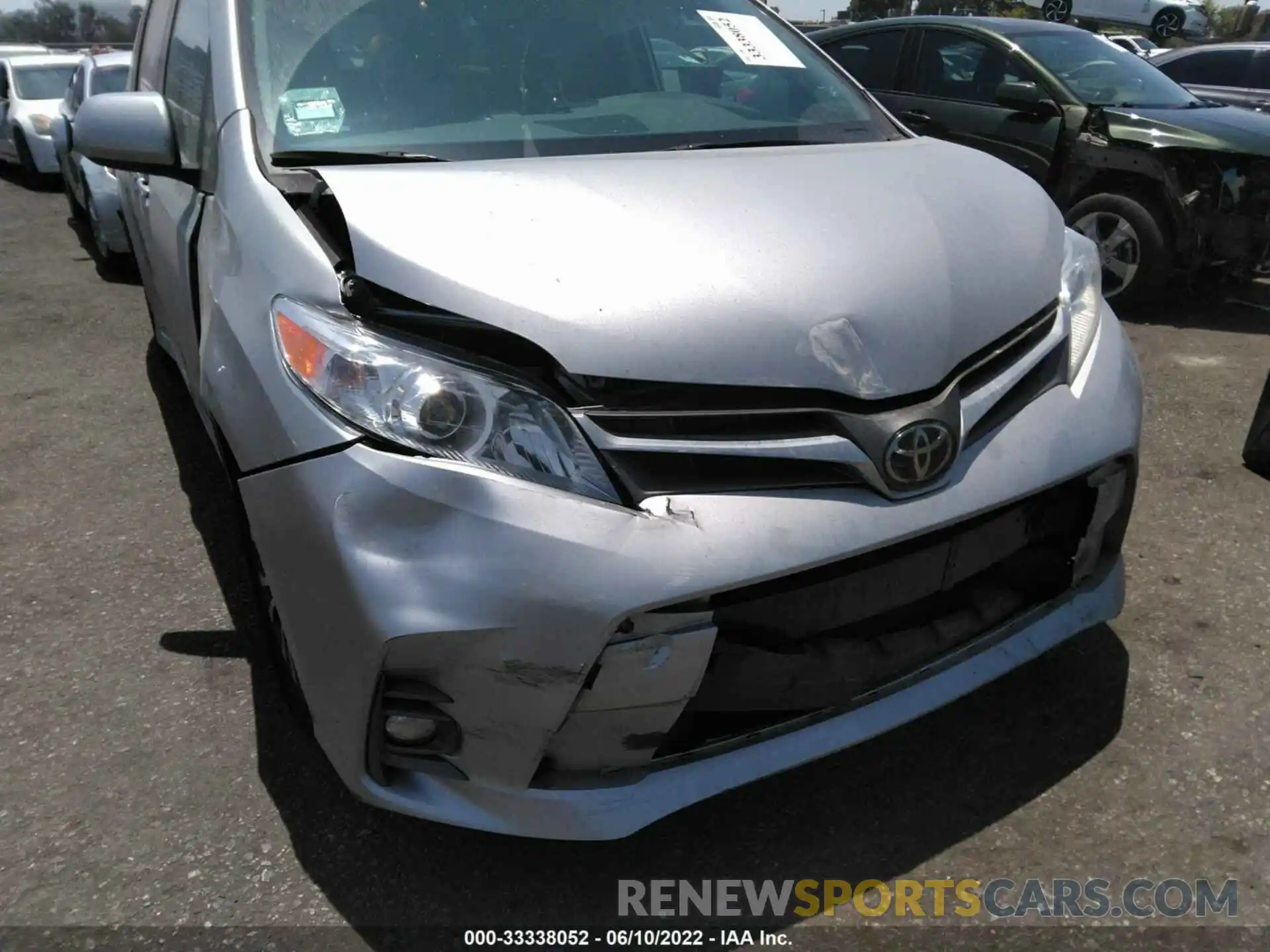 6 Photograph of a damaged car 5TDYZ3DC1LS044850 TOYOTA SIENNA 2020