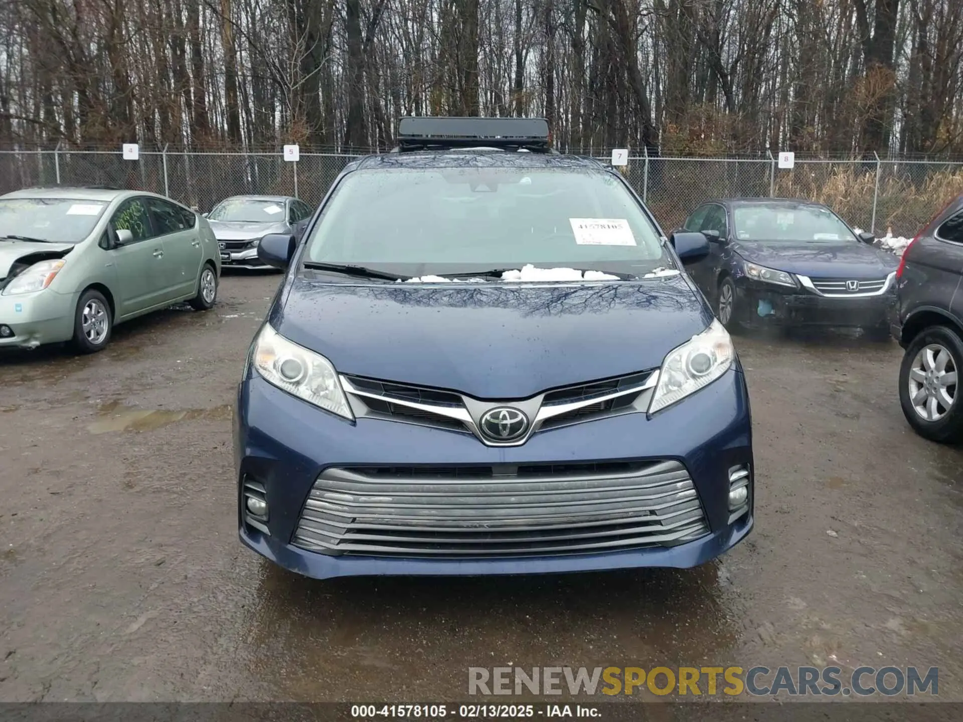 12 Photograph of a damaged car 5TDYZ3DC1LS049188 TOYOTA SIENNA 2020
