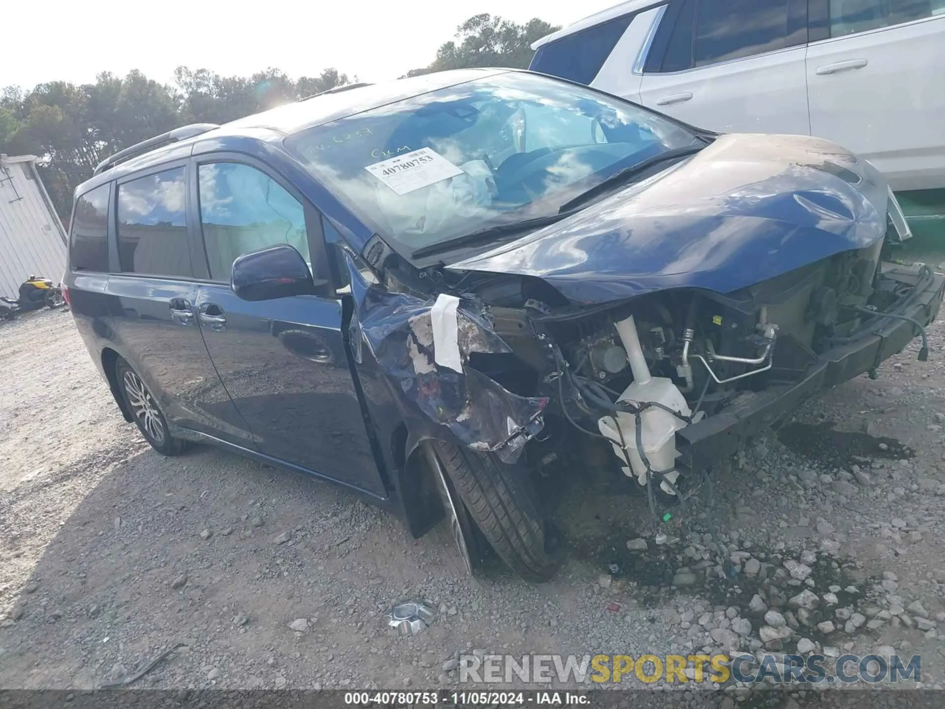 1 Photograph of a damaged car 5TDYZ3DC1LS051118 TOYOTA SIENNA 2020