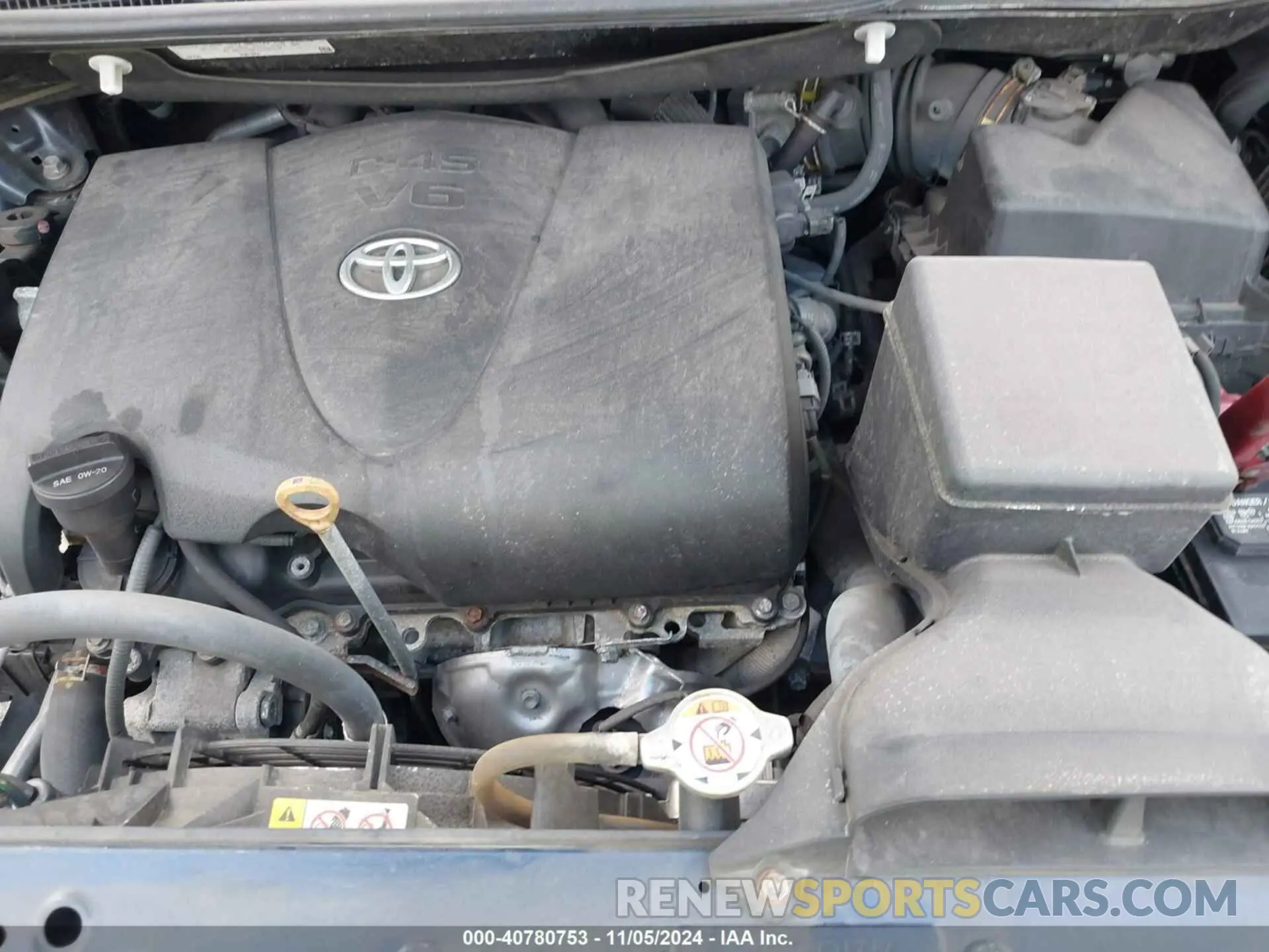 10 Photograph of a damaged car 5TDYZ3DC1LS051118 TOYOTA SIENNA 2020