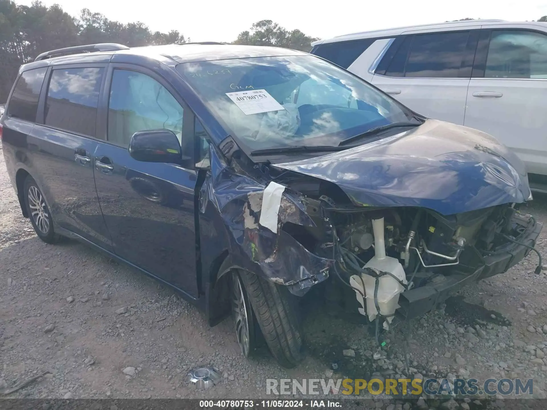 12 Photograph of a damaged car 5TDYZ3DC1LS051118 TOYOTA SIENNA 2020