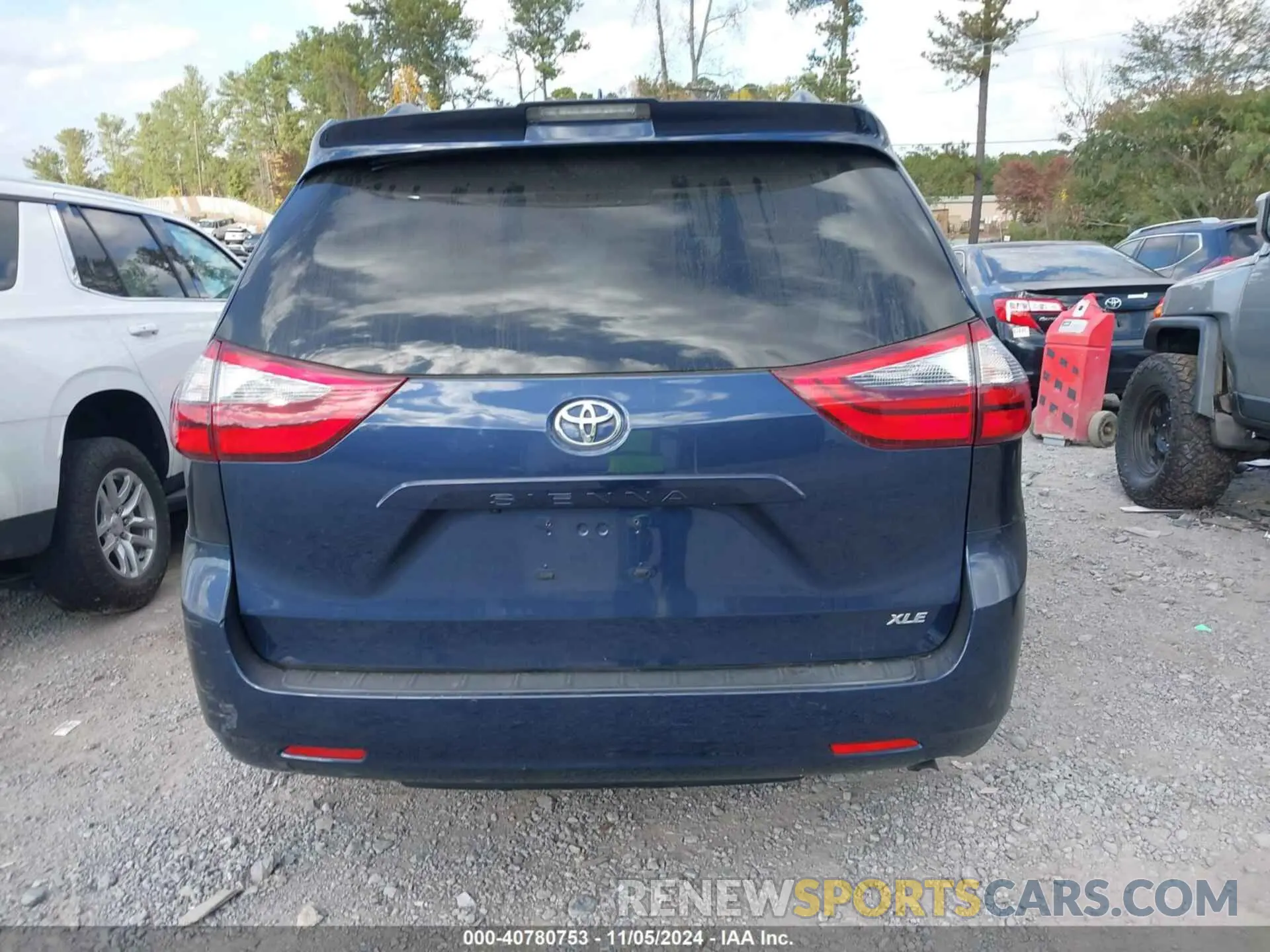 15 Photograph of a damaged car 5TDYZ3DC1LS051118 TOYOTA SIENNA 2020