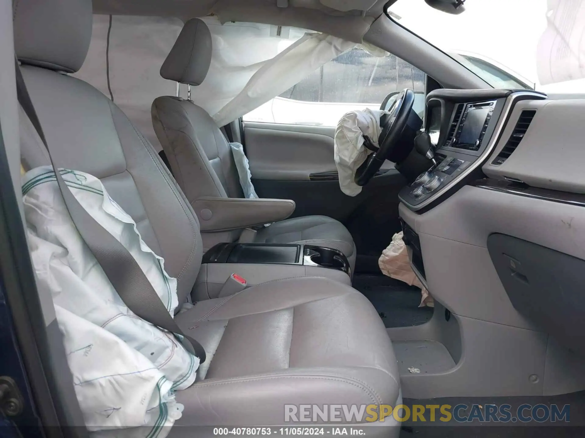 5 Photograph of a damaged car 5TDYZ3DC1LS051118 TOYOTA SIENNA 2020
