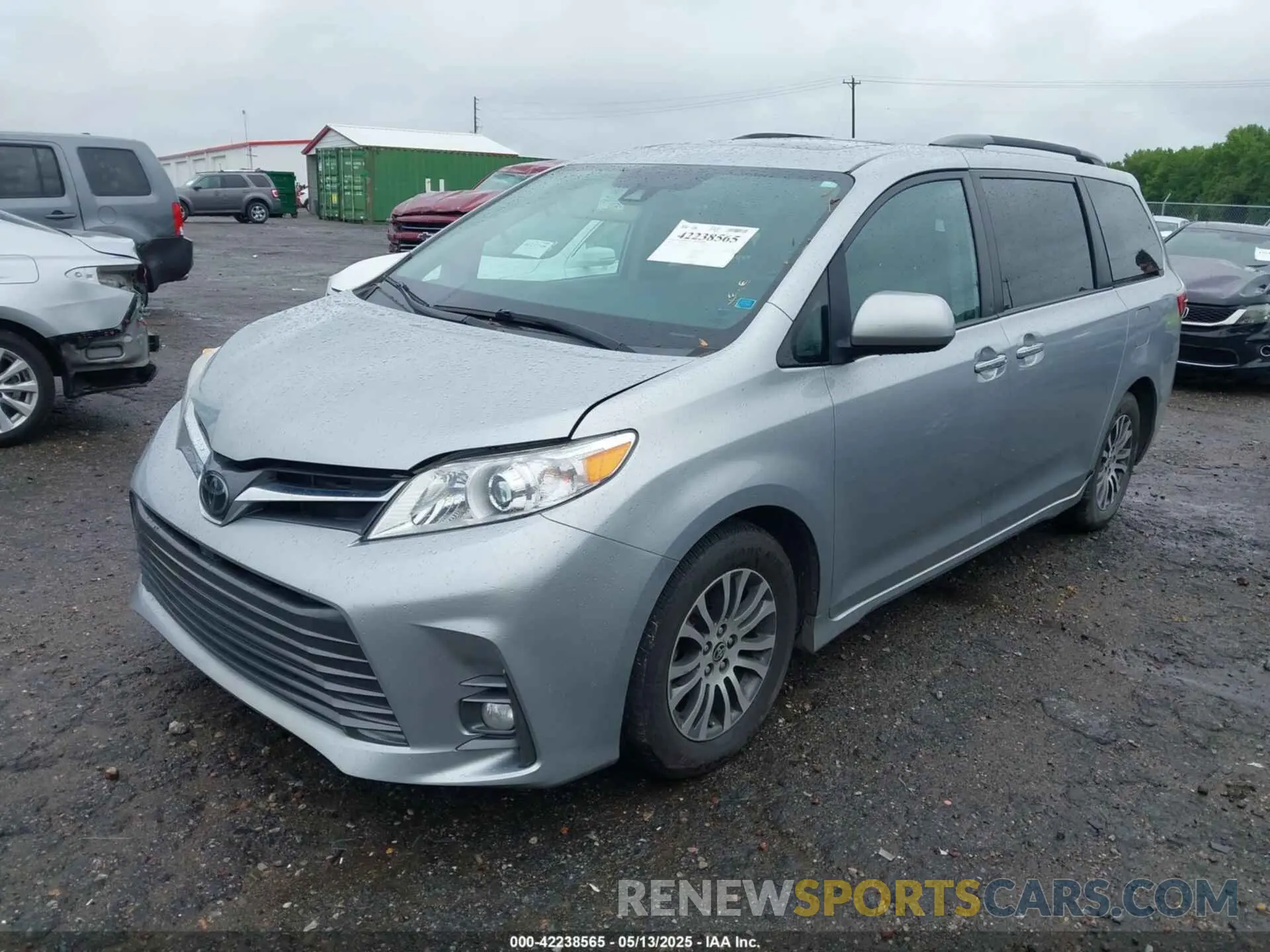 2 Photograph of a damaged car 5TDYZ3DC1LS081624 TOYOTA SIENNA 2020