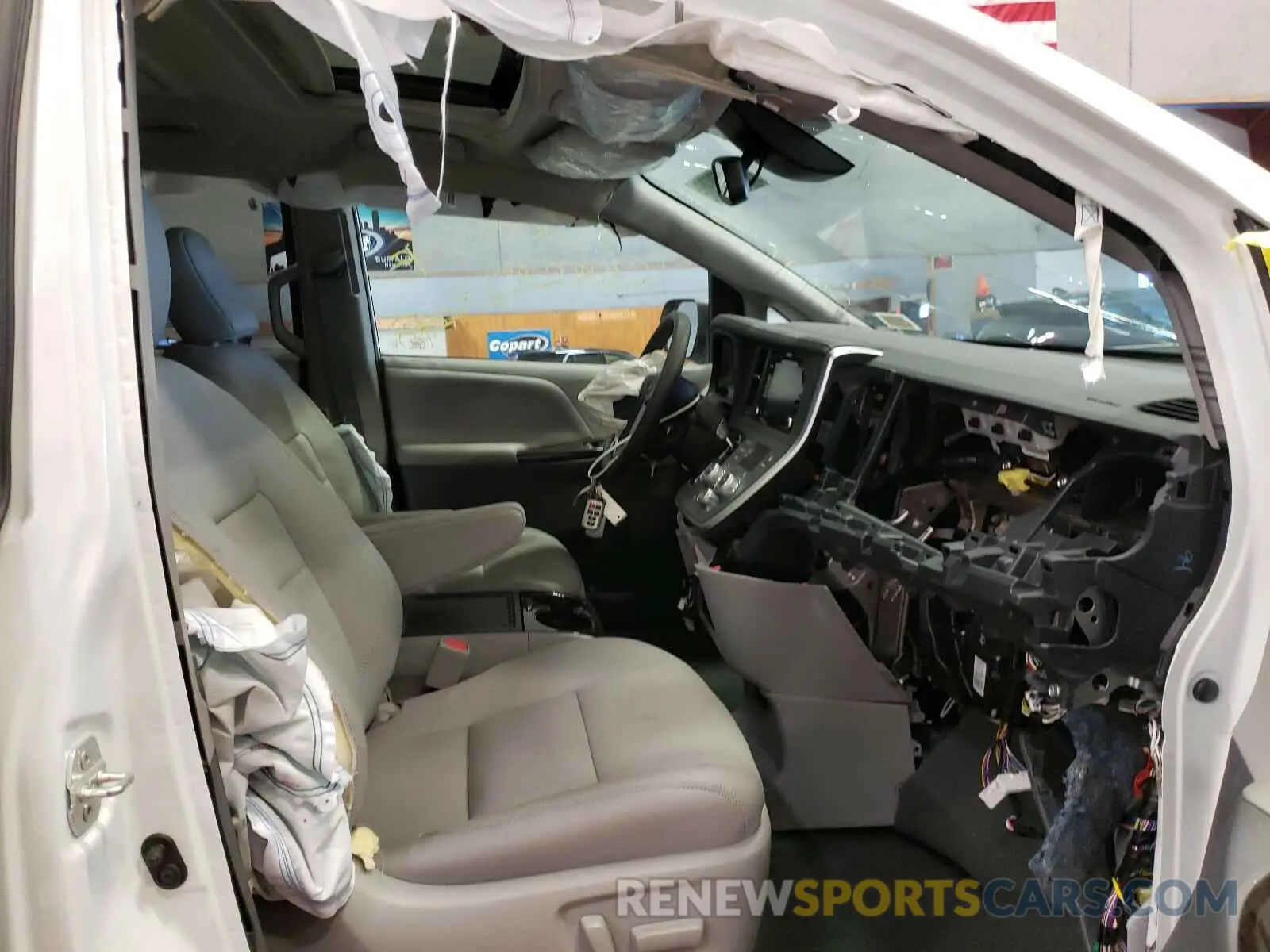 5 Photograph of a damaged car 5TDYZ3DC2LS039916 TOYOTA SIENNA 2020
