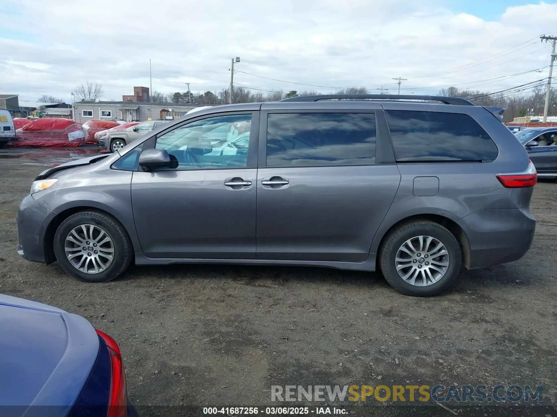 14 Photograph of a damaged car 5TDYZ3DC2LS048521 TOYOTA SIENNA 2020
