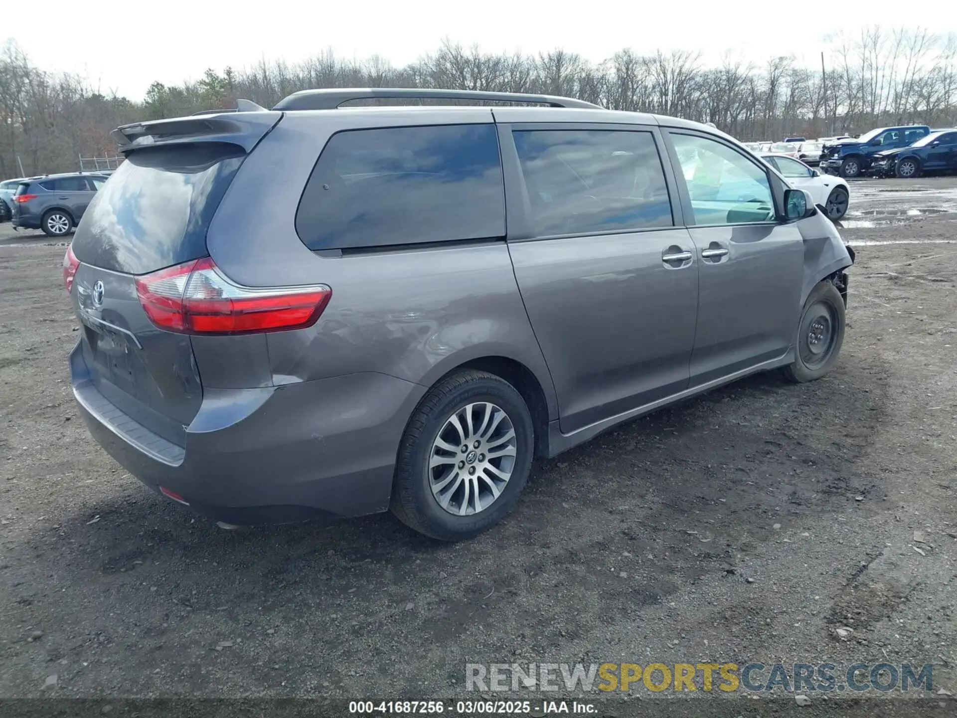 4 Photograph of a damaged car 5TDYZ3DC2LS048521 TOYOTA SIENNA 2020