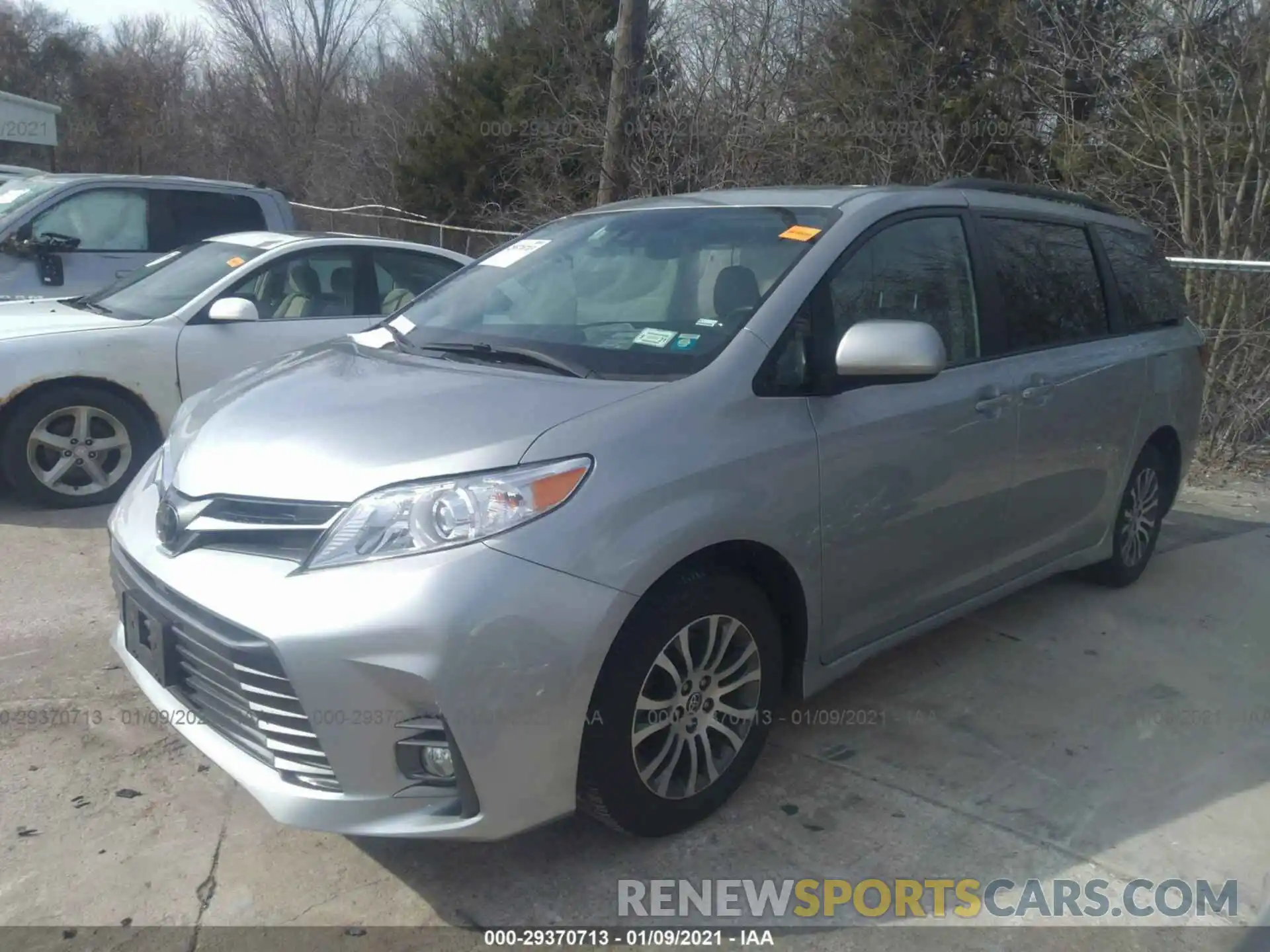 2 Photograph of a damaged car 5TDYZ3DC2LS067599 TOYOTA SIENNA 2020