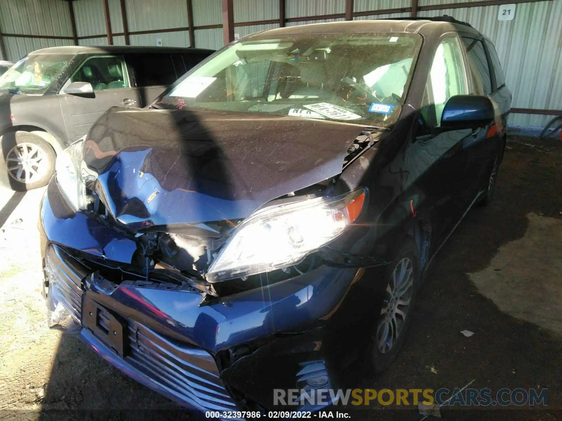 6 Photograph of a damaged car 5TDYZ3DC2LS068669 TOYOTA SIENNA 2020