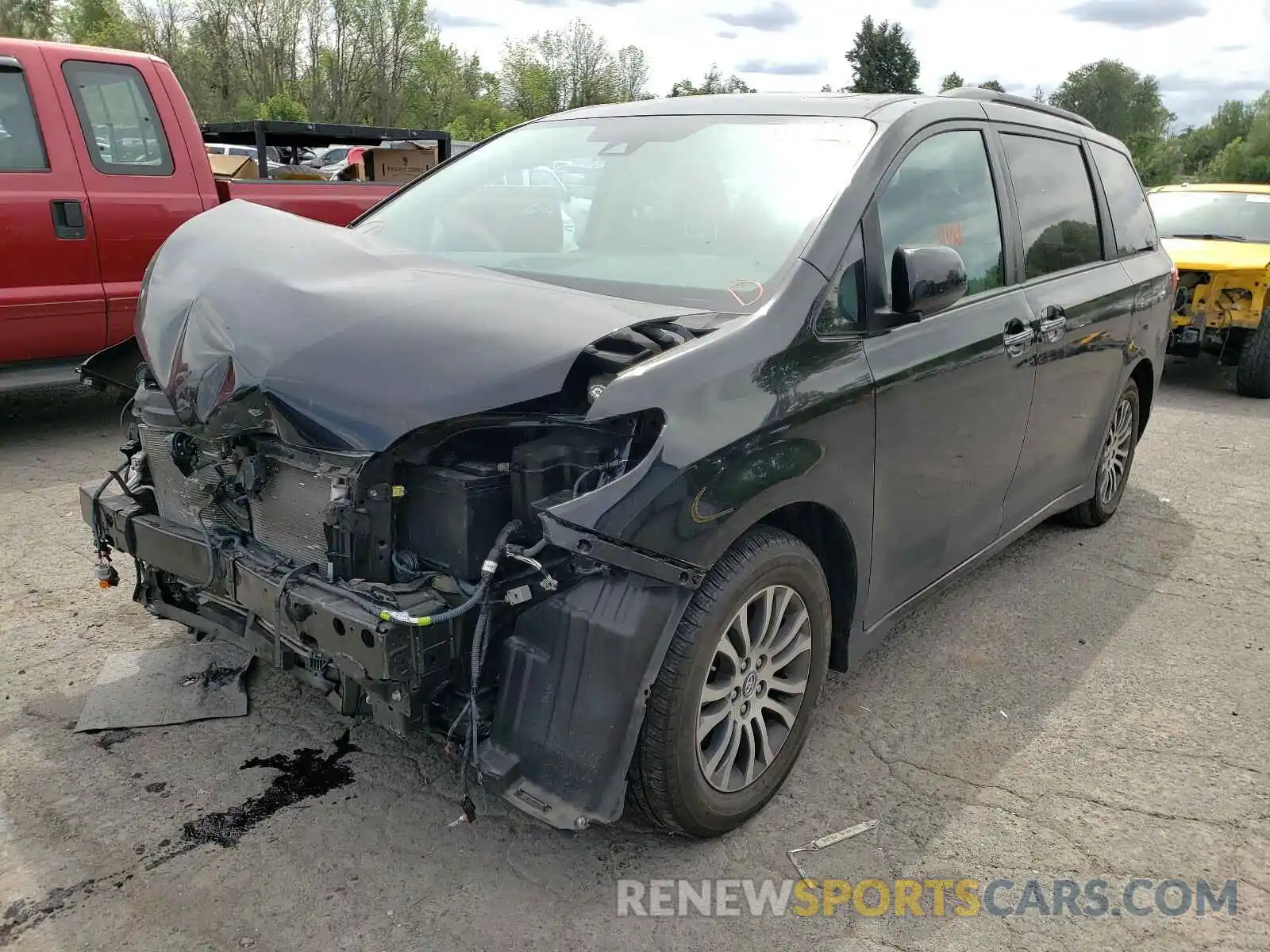 2 Photograph of a damaged car 5TDYZ3DC3LS025054 TOYOTA SIENNA 2020