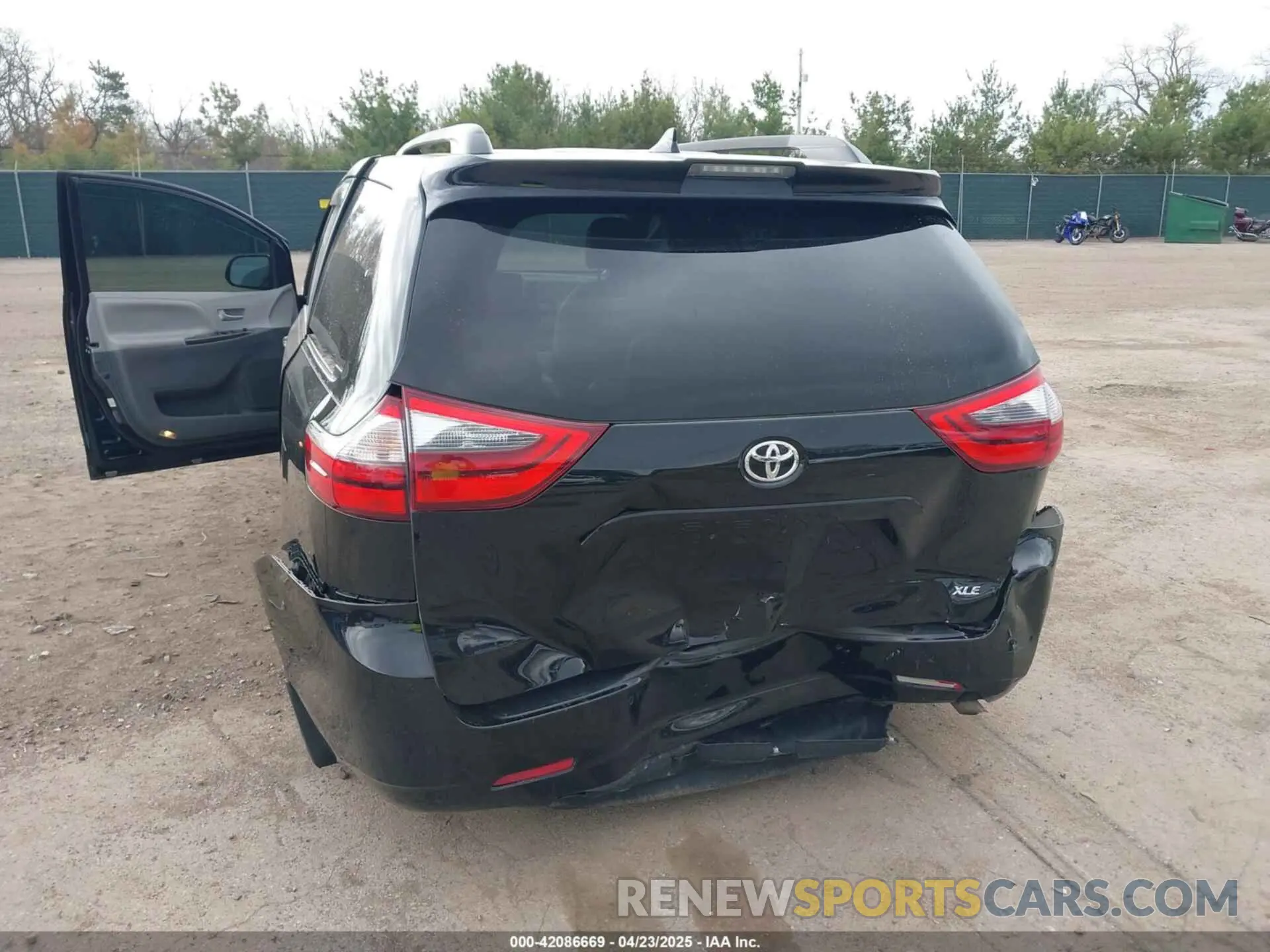 6 Photograph of a damaged car 5TDYZ3DC3LS034532 TOYOTA SIENNA 2020
