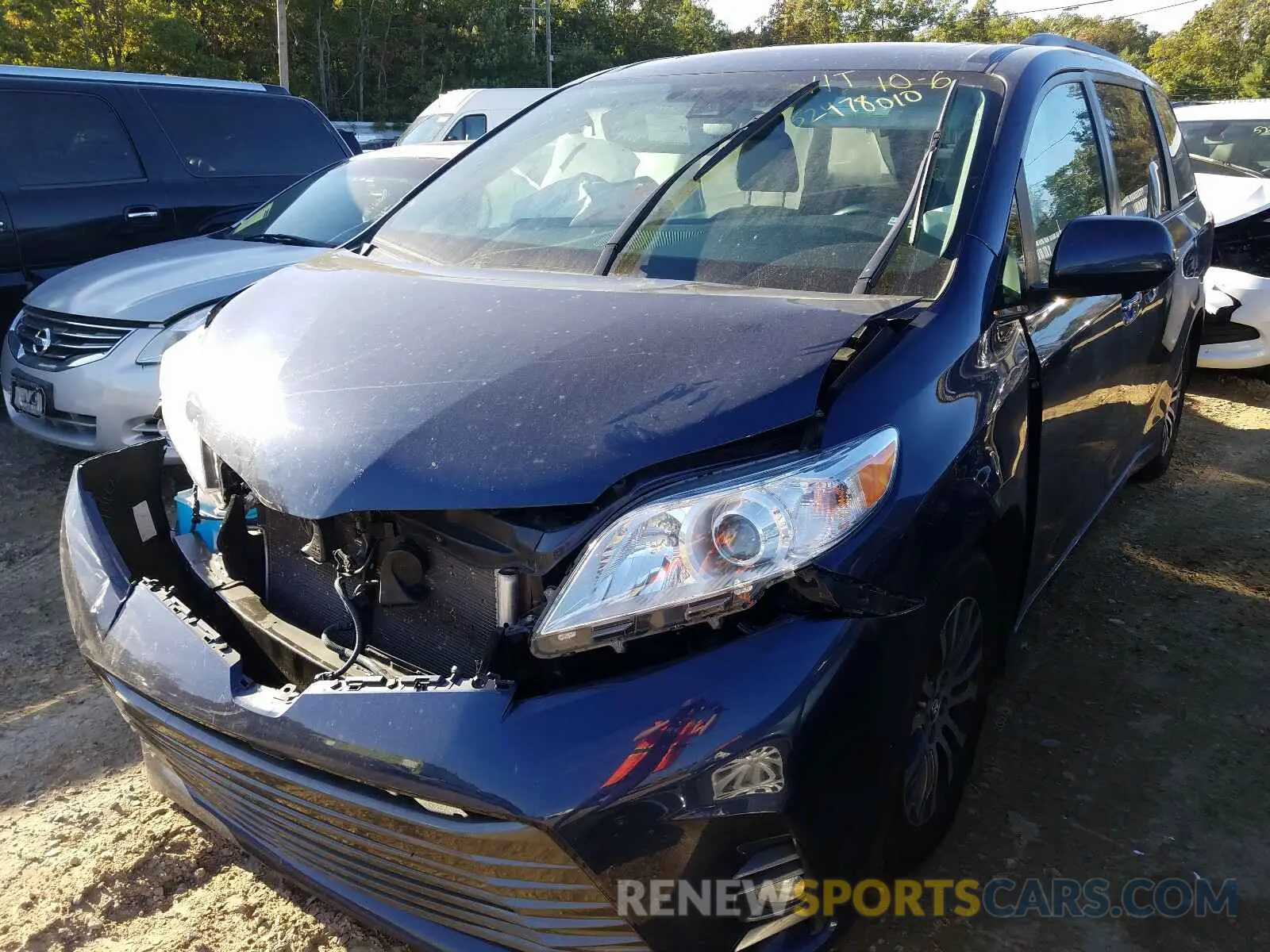 2 Photograph of a damaged car 5TDYZ3DC3LS054246 TOYOTA SIENNA 2020