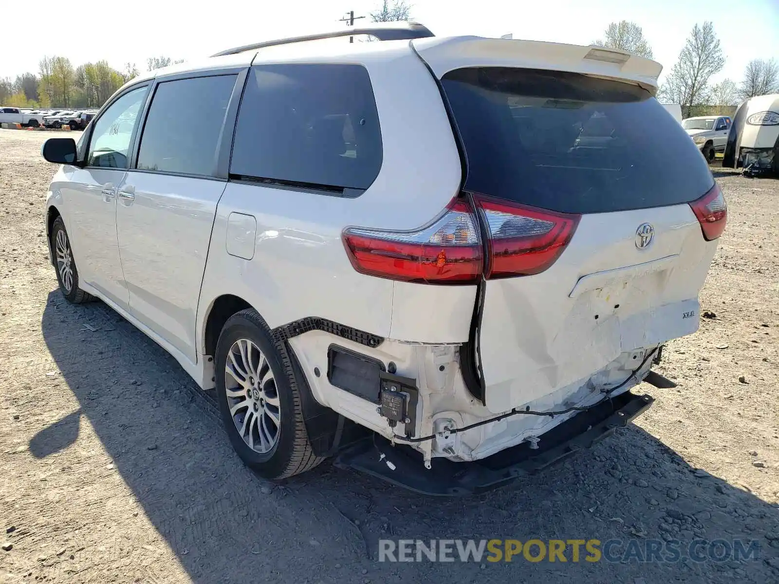 3 Photograph of a damaged car 5TDYZ3DC4LS027850 TOYOTA SIENNA 2020