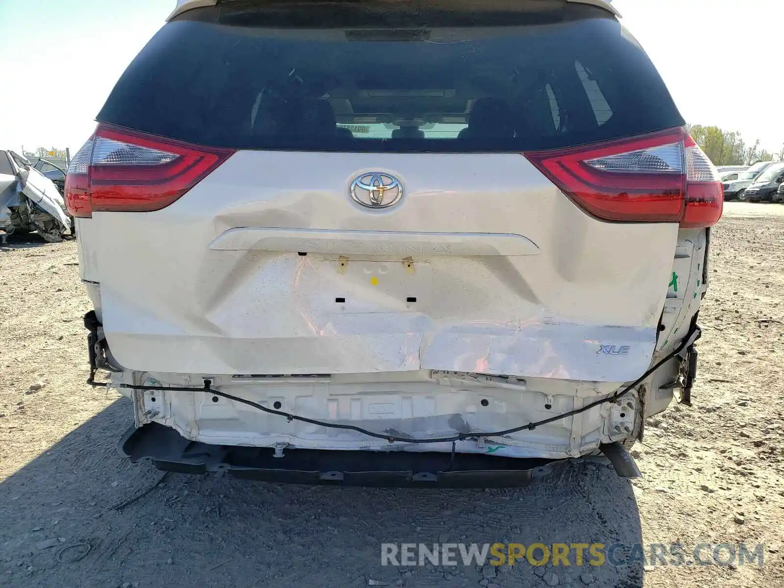 9 Photograph of a damaged car 5TDYZ3DC4LS027850 TOYOTA SIENNA 2020