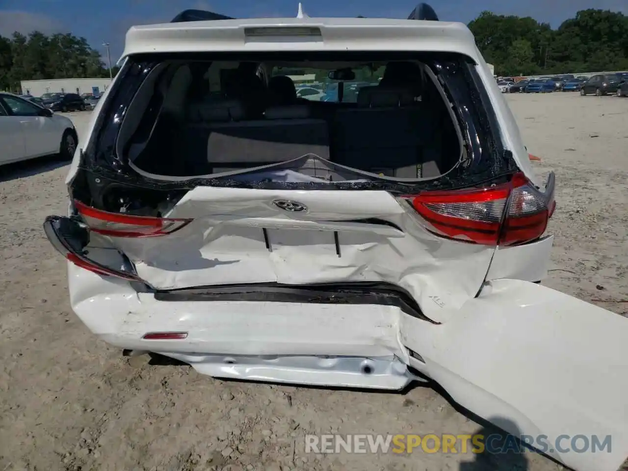 9 Photograph of a damaged car 5TDYZ3DC4LS064817 TOYOTA SIENNA 2020