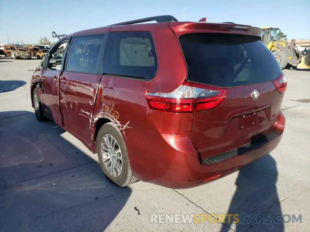 3 Photograph of a damaged car 5TDYZ3DC5LS036721 TOYOTA SIENNA 2020