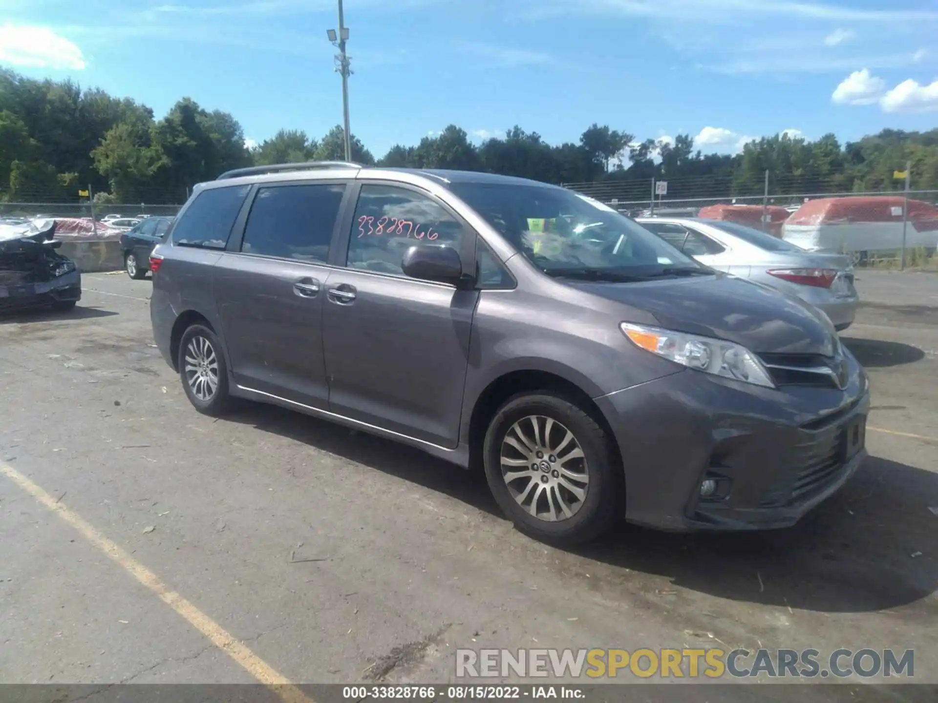 1 Photograph of a damaged car 5TDYZ3DC5LS044947 TOYOTA SIENNA 2020