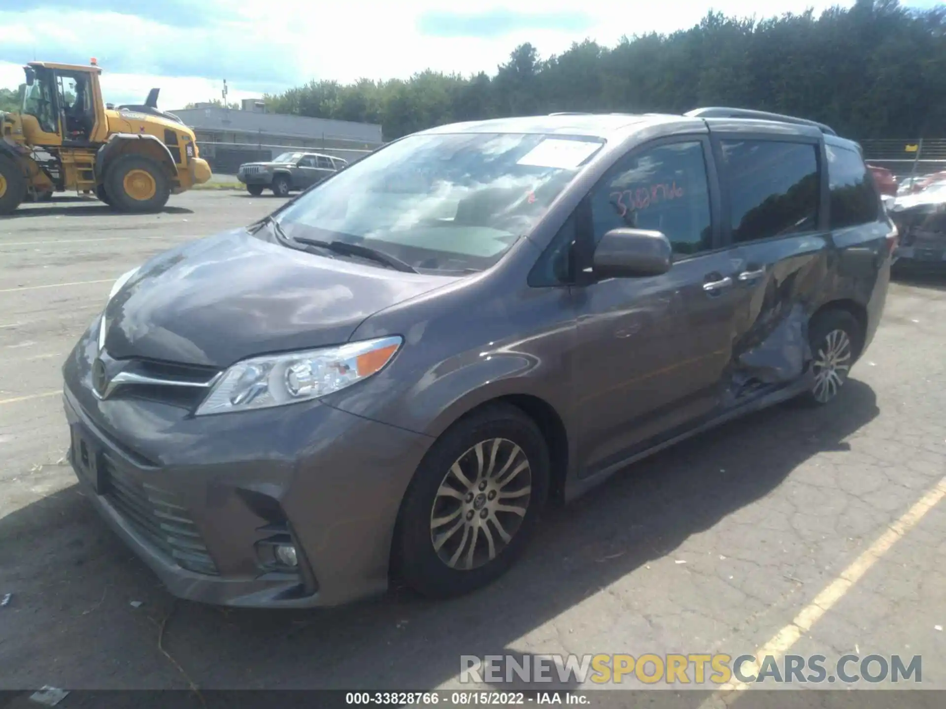 2 Photograph of a damaged car 5TDYZ3DC5LS044947 TOYOTA SIENNA 2020