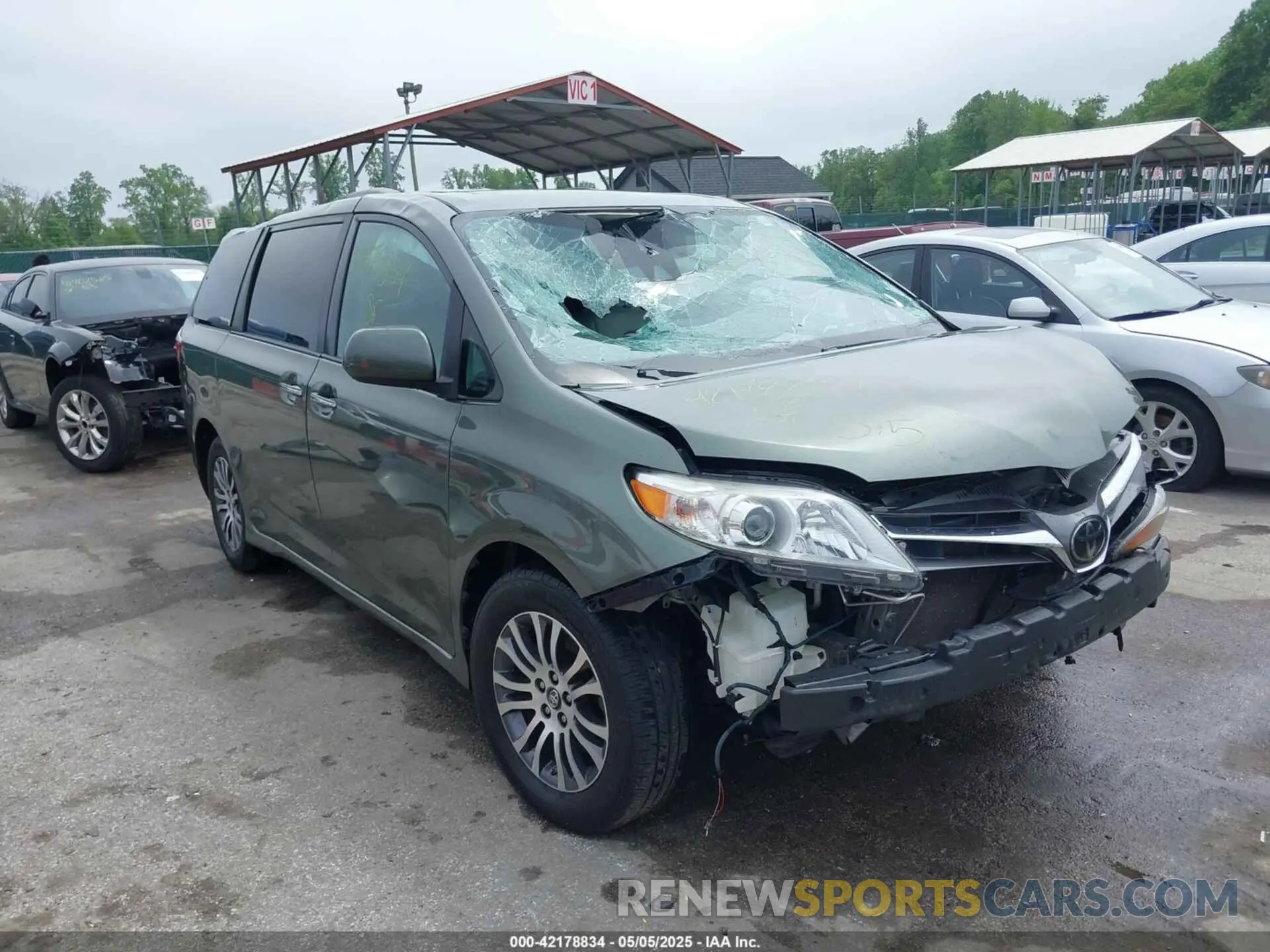 1 Photograph of a damaged car 5TDYZ3DC6LS021788 TOYOTA SIENNA 2020