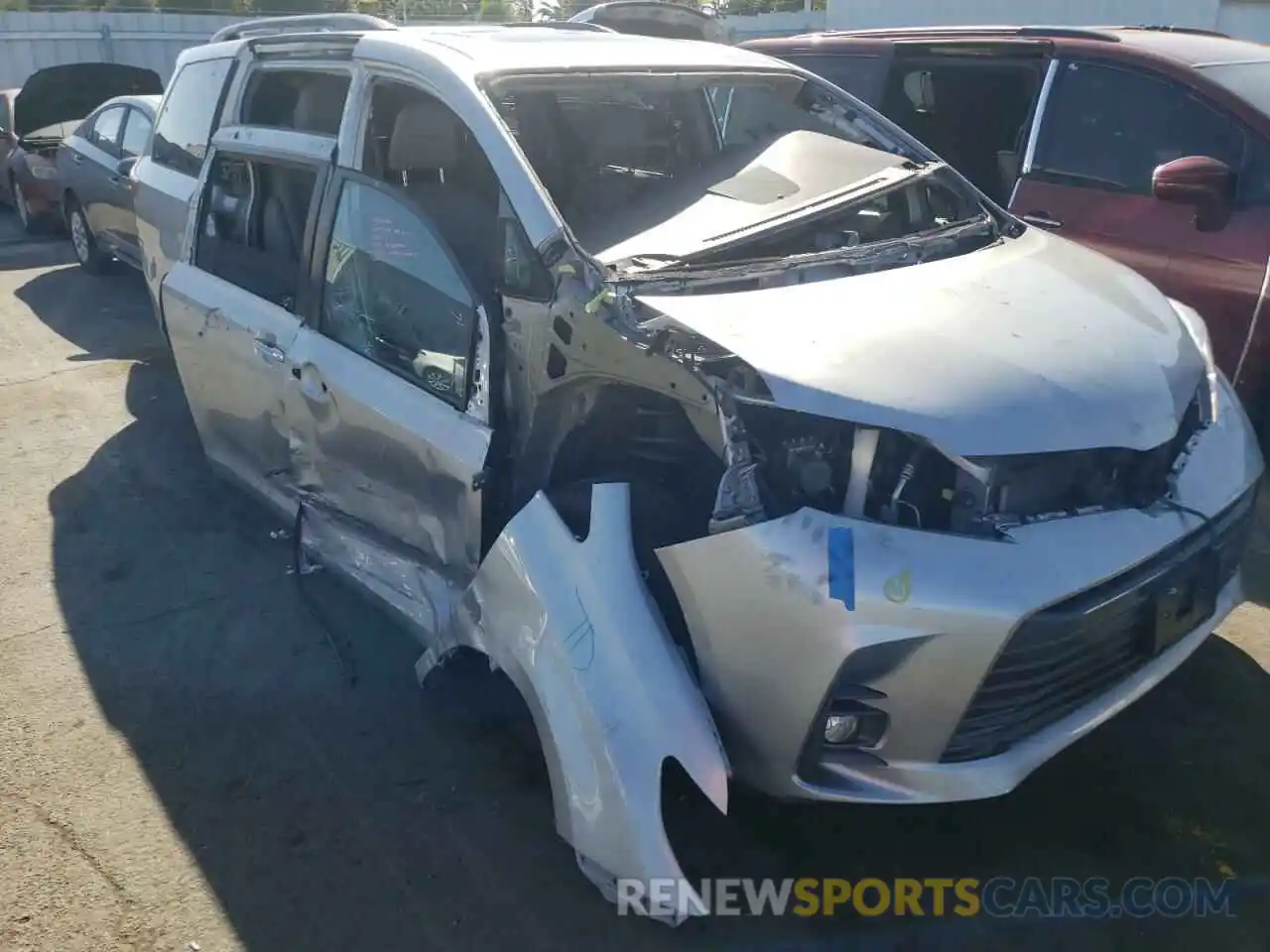 9 Photograph of a damaged car 5TDYZ3DC6LS041779 TOYOTA SIENNA 2020