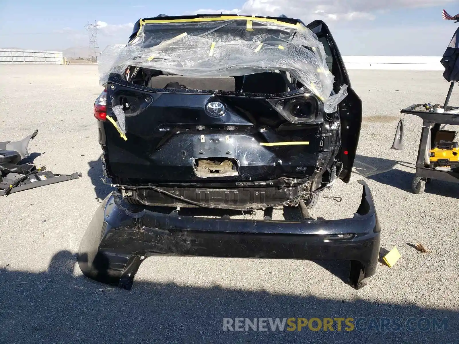 9 Photograph of a damaged car 5TDYZ3DC6LS054919 TOYOTA SIENNA 2020