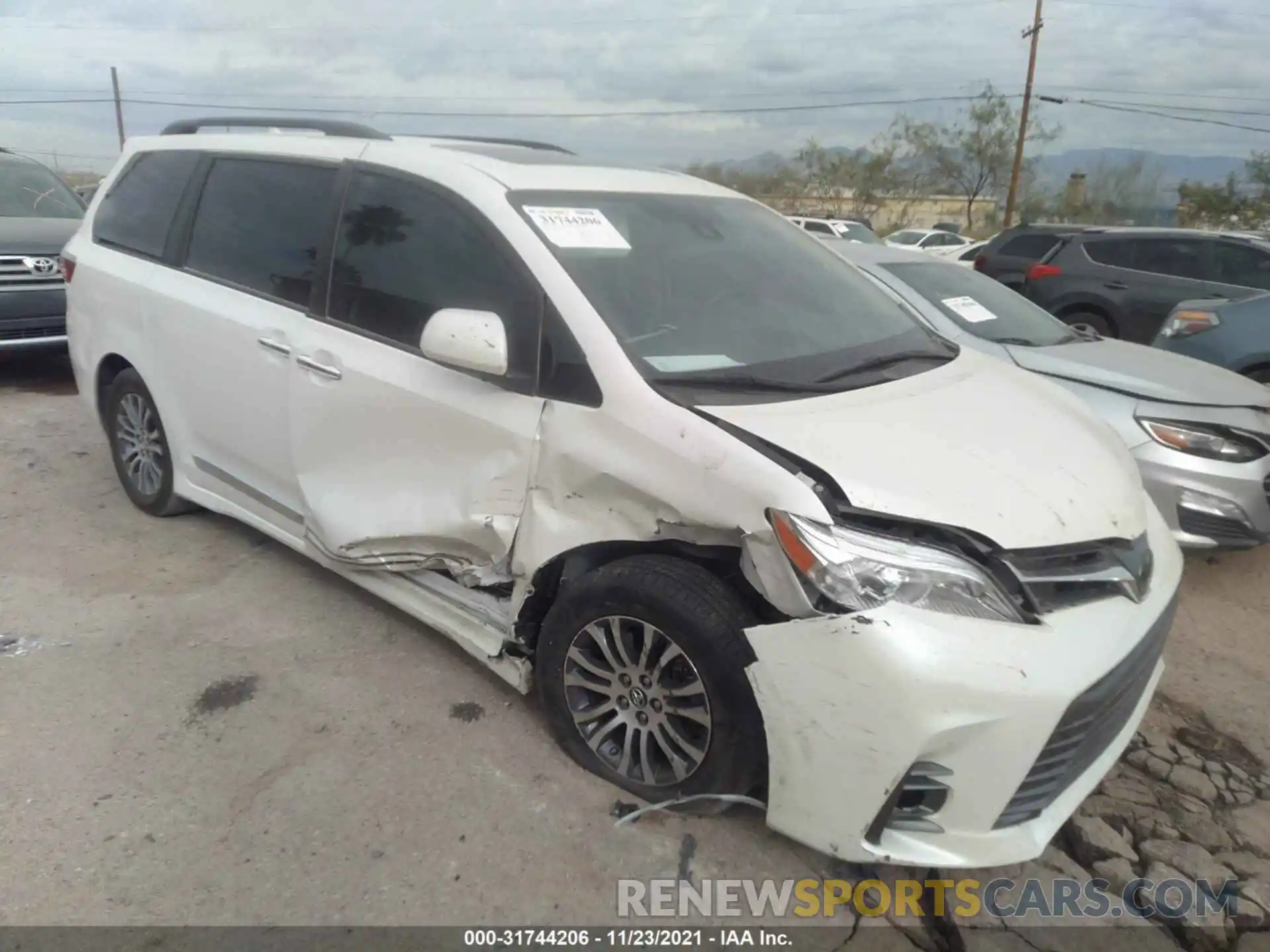 1 Photograph of a damaged car 5TDYZ3DC7LS031777 TOYOTA SIENNA 2020