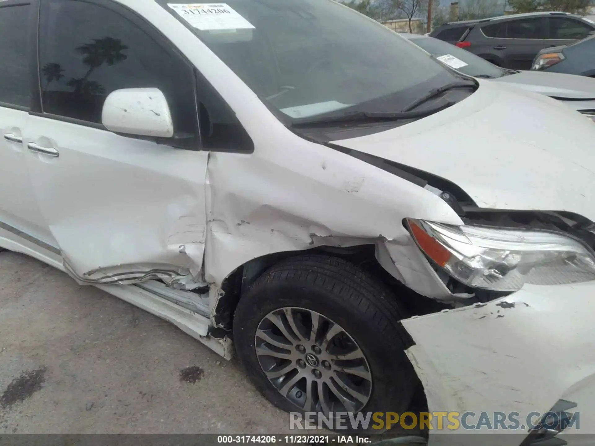 6 Photograph of a damaged car 5TDYZ3DC7LS031777 TOYOTA SIENNA 2020