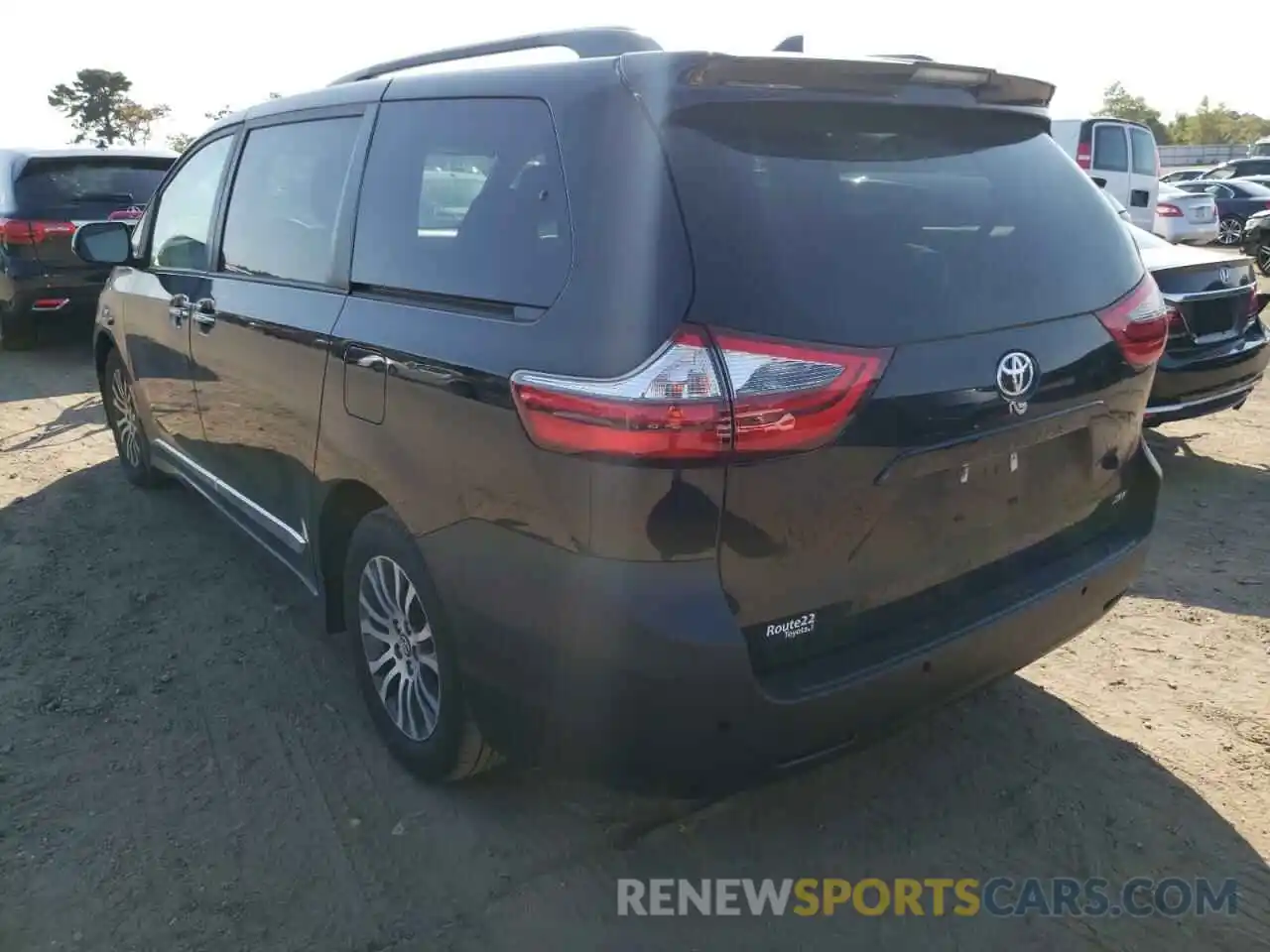 3 Photograph of a damaged car 5TDYZ3DC7LS032962 TOYOTA SIENNA 2020