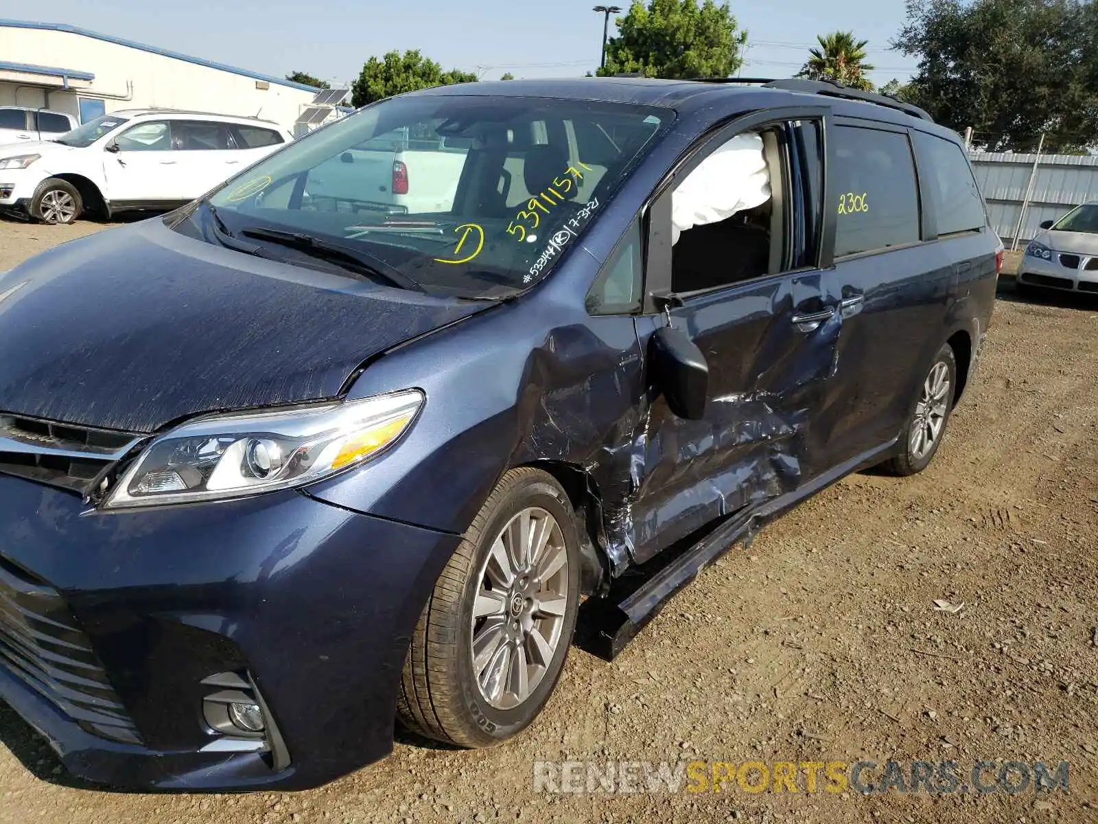 9 Photograph of a damaged car 5TDYZ3DC7LS061409 TOYOTA SIENNA 2020