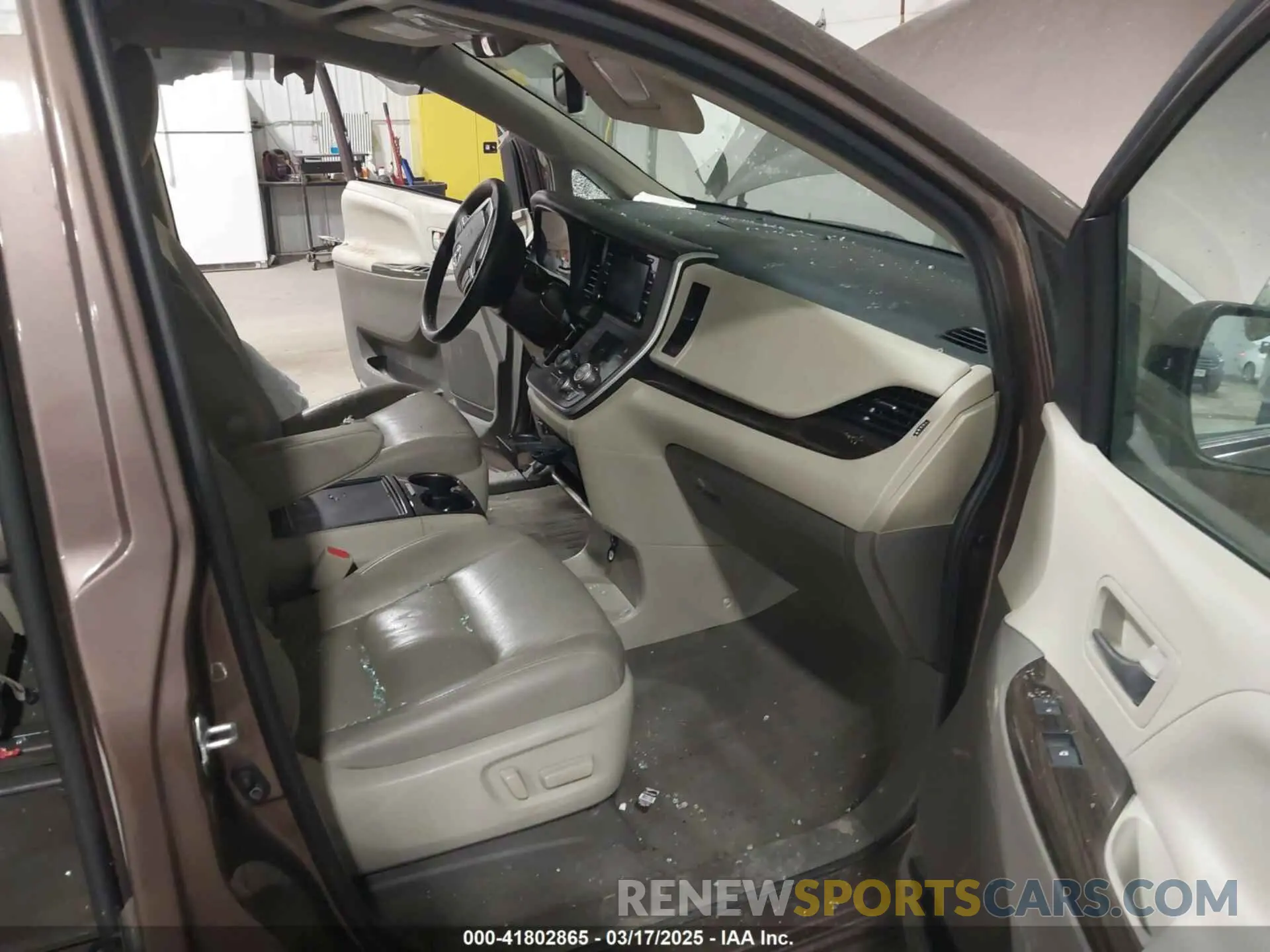 5 Photograph of a damaged car 5TDYZ3DC7LS066609 TOYOTA SIENNA 2020