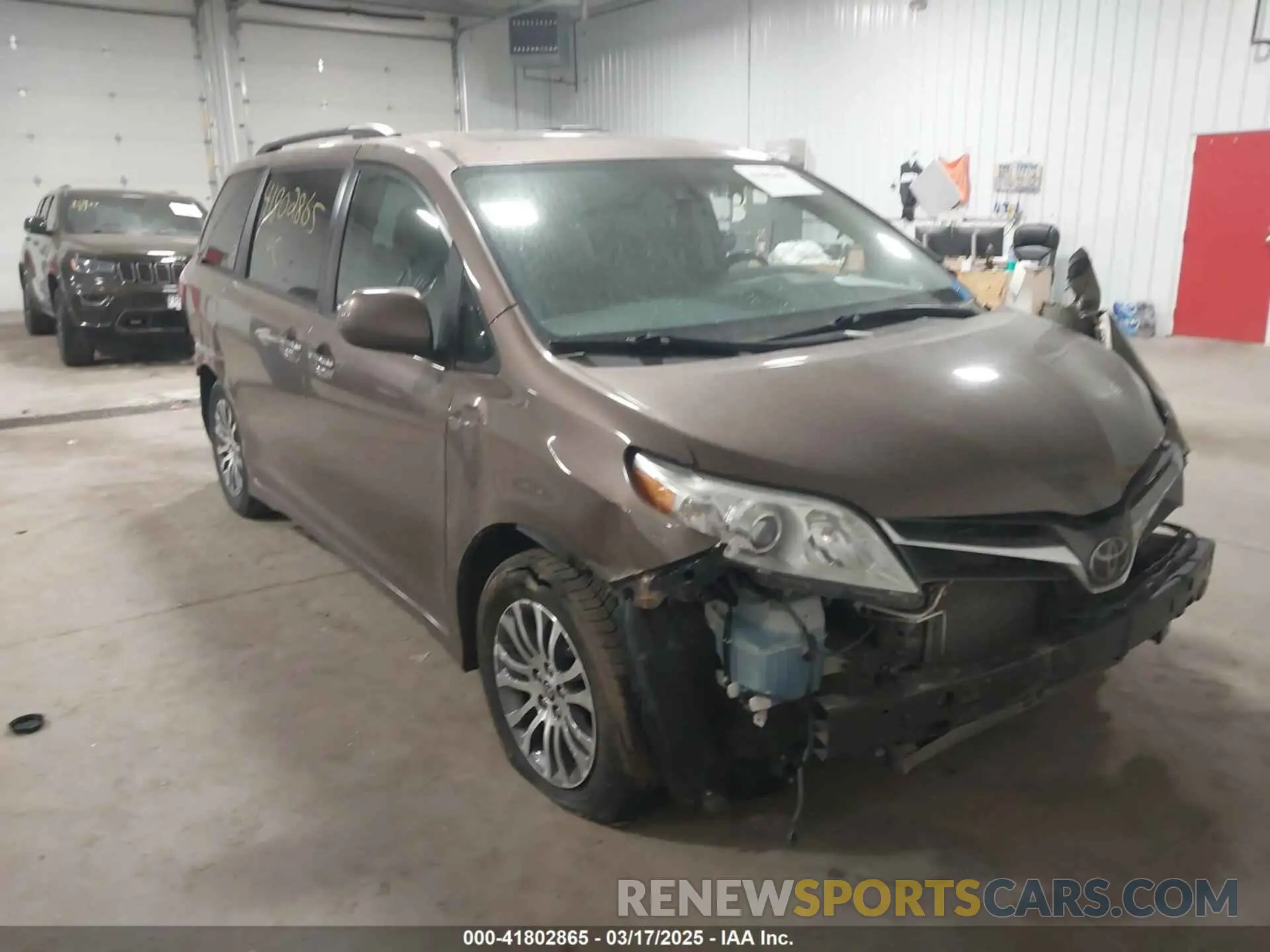 6 Photograph of a damaged car 5TDYZ3DC7LS066609 TOYOTA SIENNA 2020