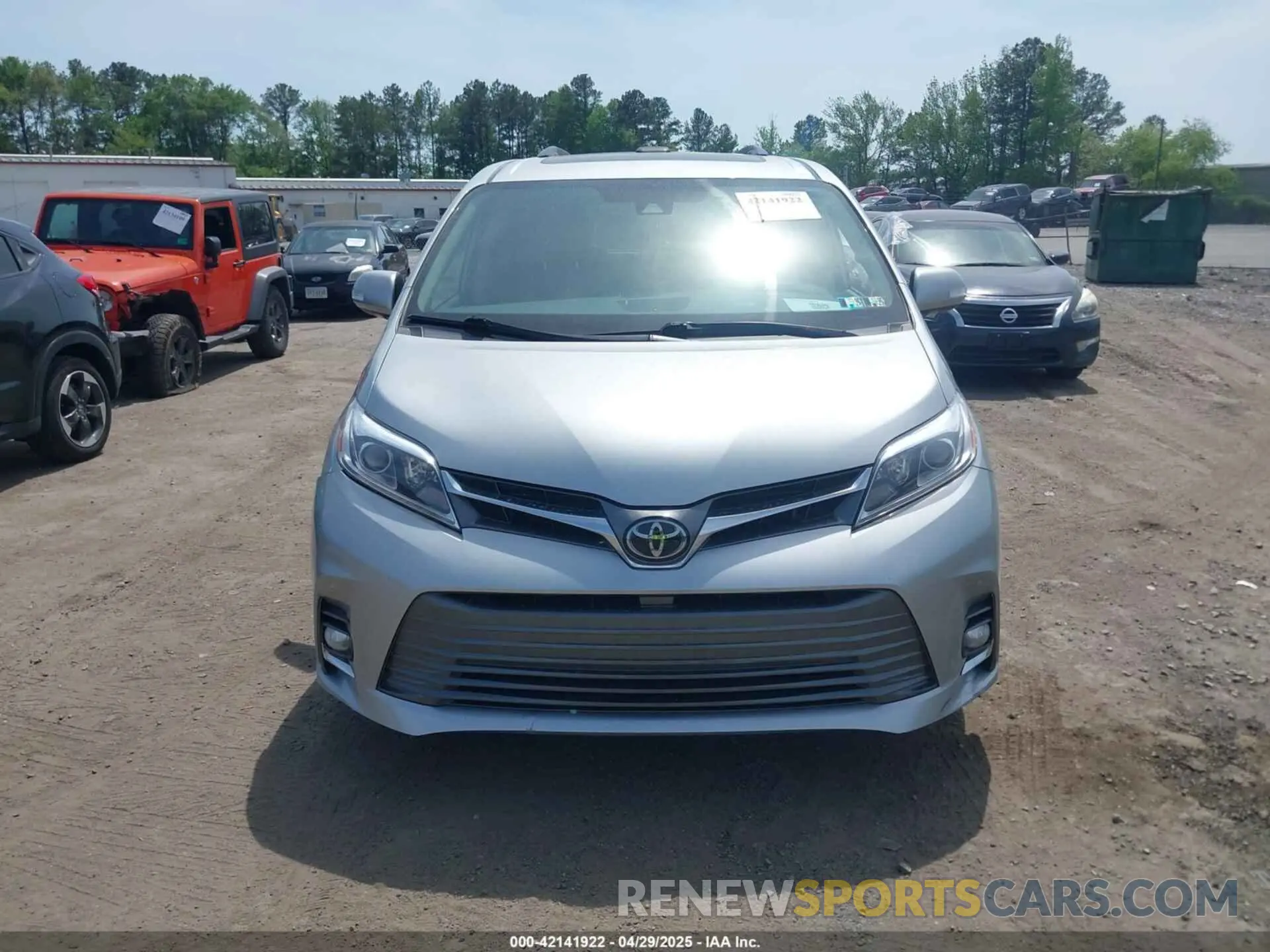 12 Photograph of a damaged car 5TDYZ3DC8LS029598 TOYOTA SIENNA 2020