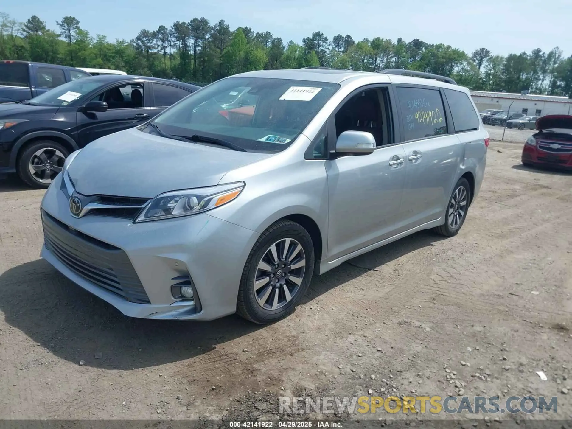 2 Photograph of a damaged car 5TDYZ3DC8LS029598 TOYOTA SIENNA 2020