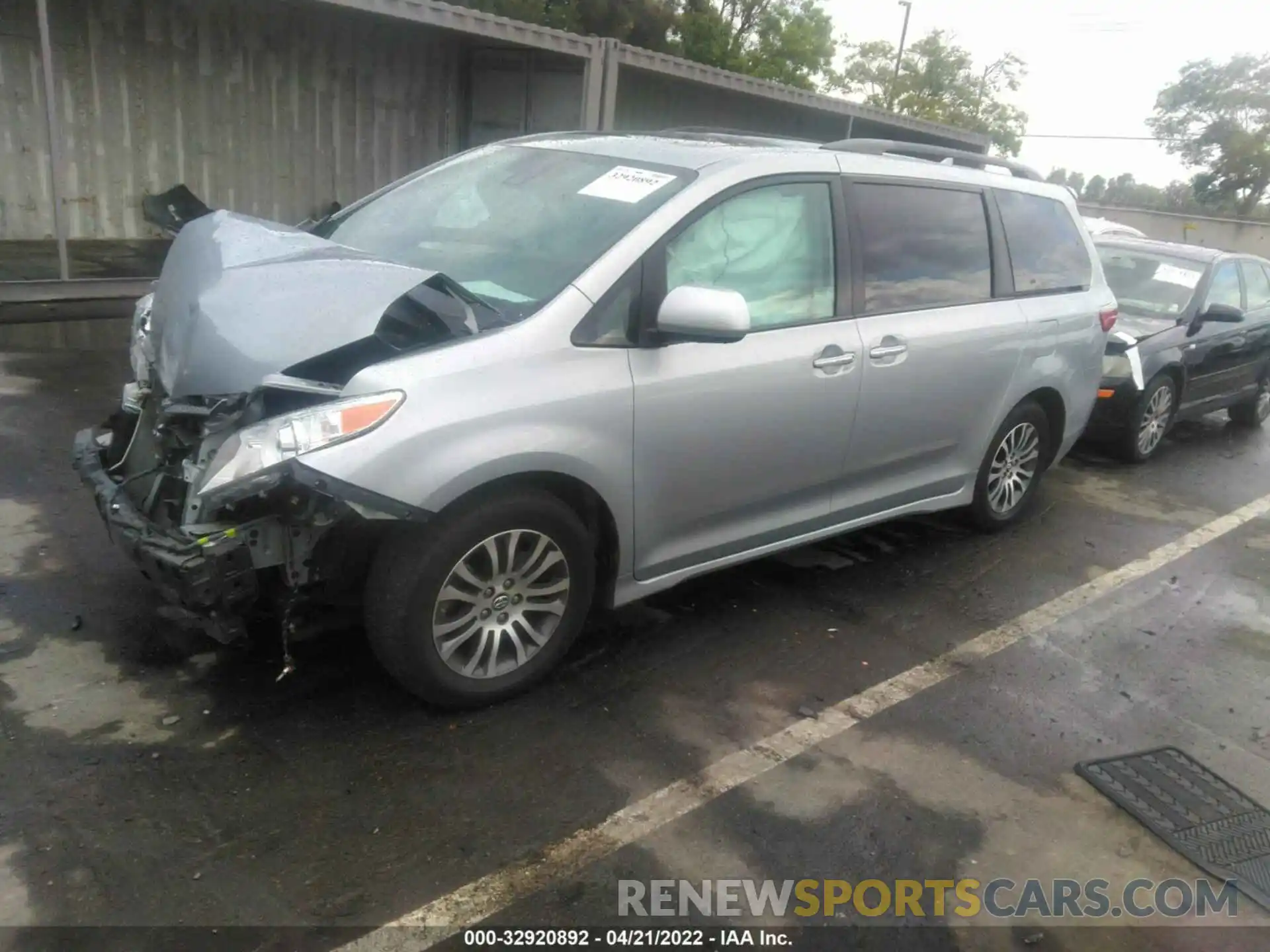 2 Photograph of a damaged car 5TDYZ3DC8LS042111 TOYOTA SIENNA 2020