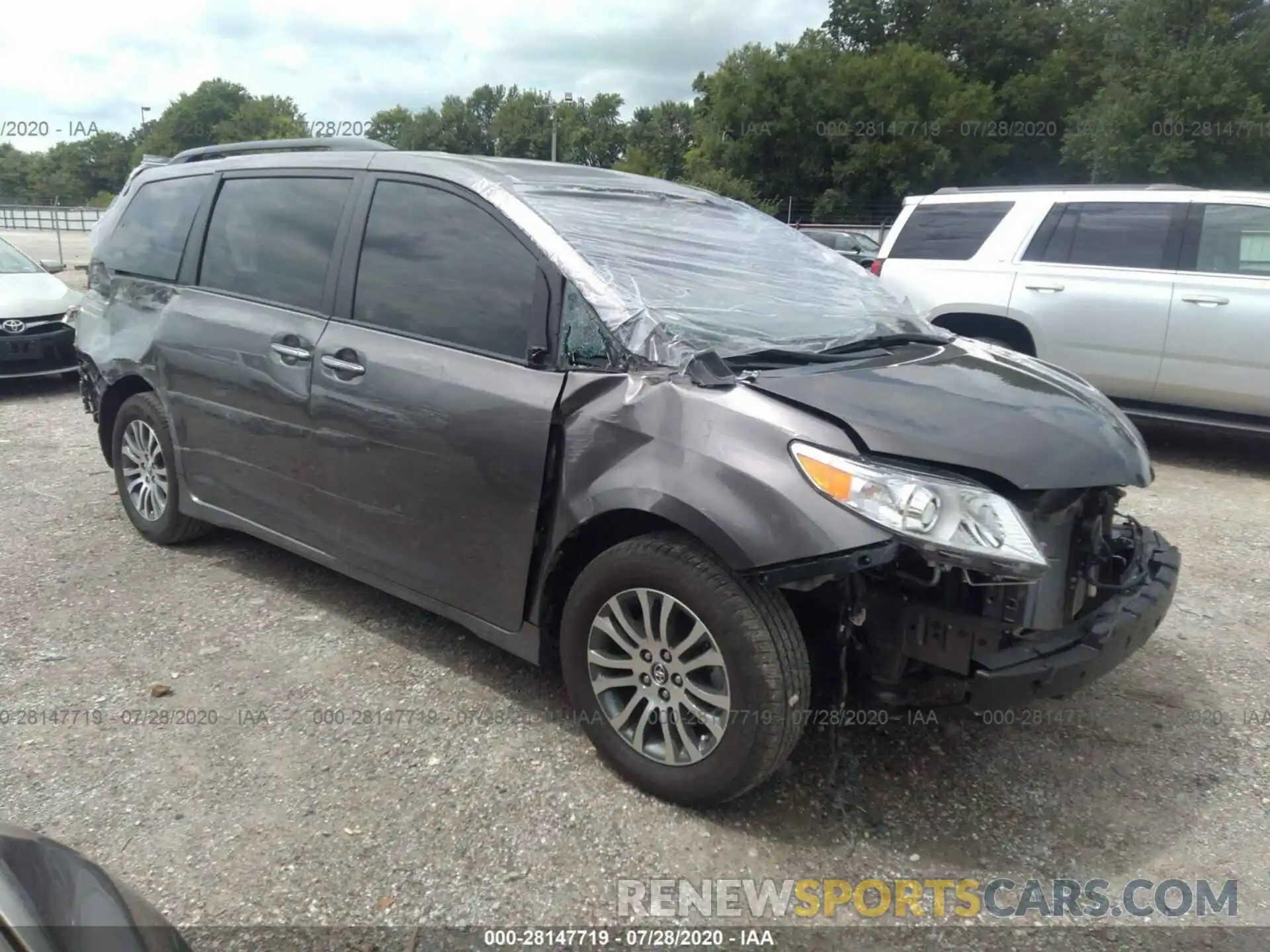 1 Photograph of a damaged car 5TDYZ3DC8LS049883 TOYOTA SIENNA 2020