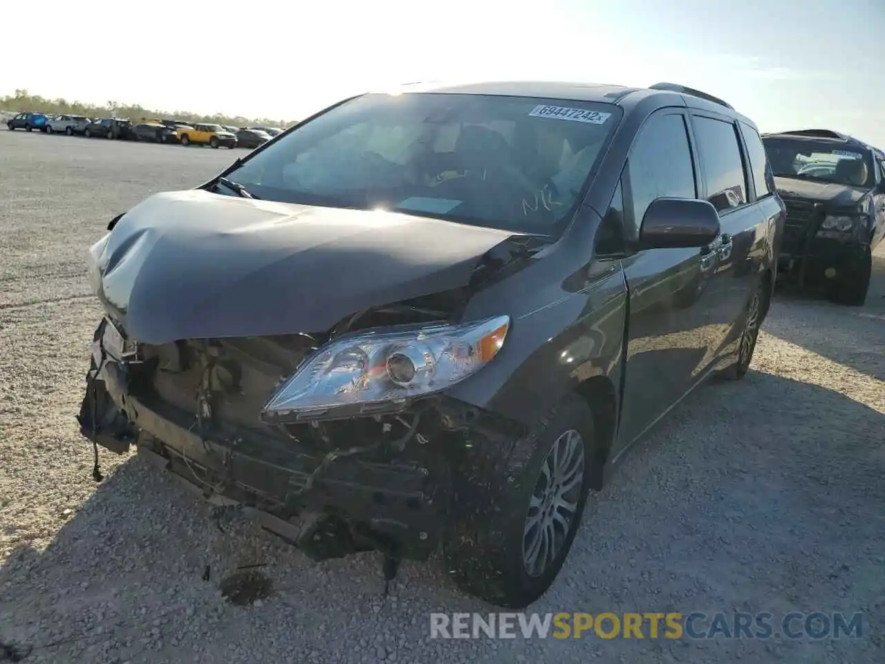 1 Photograph of a damaged car 5TDYZ3DC8LS058762 TOYOTA SIENNA 2020