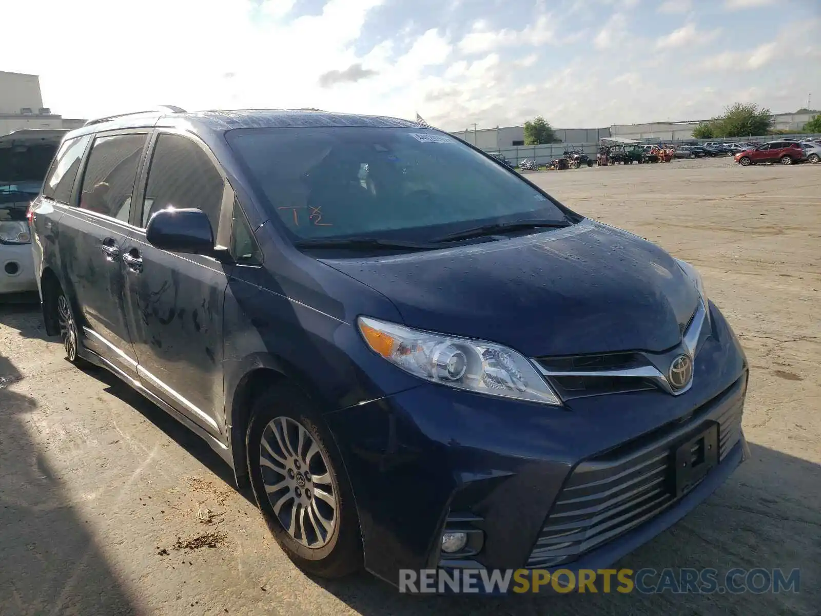 1 Photograph of a damaged car 5TDYZ3DC8LS076386 TOYOTA SIENNA 2020