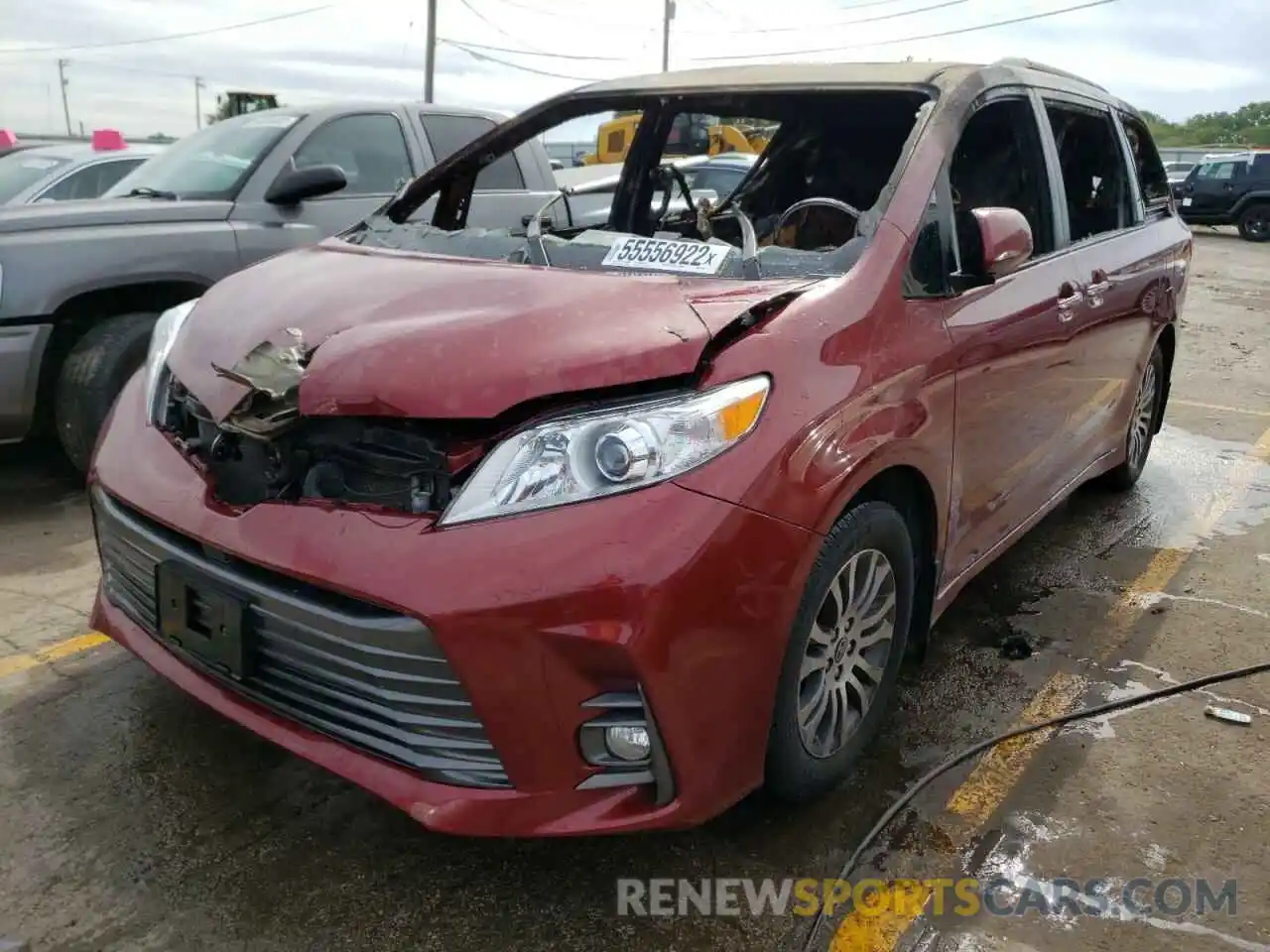 2 Photograph of a damaged car 5TDYZ3DC8LS084813 TOYOTA SIENNA 2020