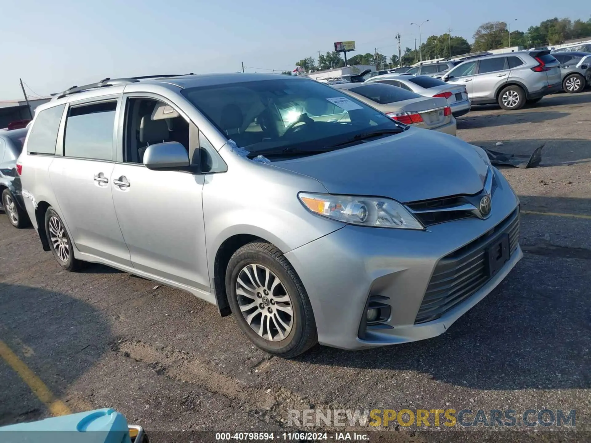 1 Photograph of a damaged car 5TDYZ3DC9LS026872 TOYOTA SIENNA 2020