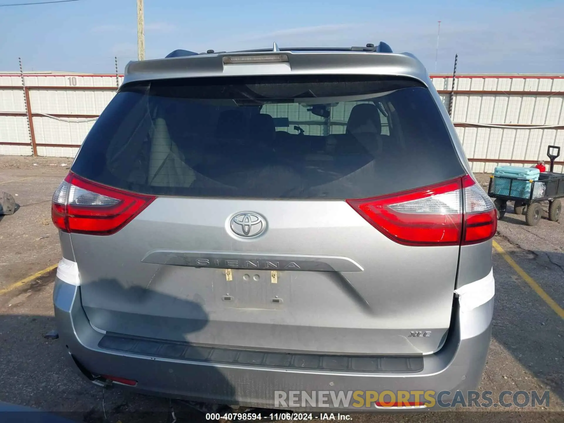15 Photograph of a damaged car 5TDYZ3DC9LS026872 TOYOTA SIENNA 2020