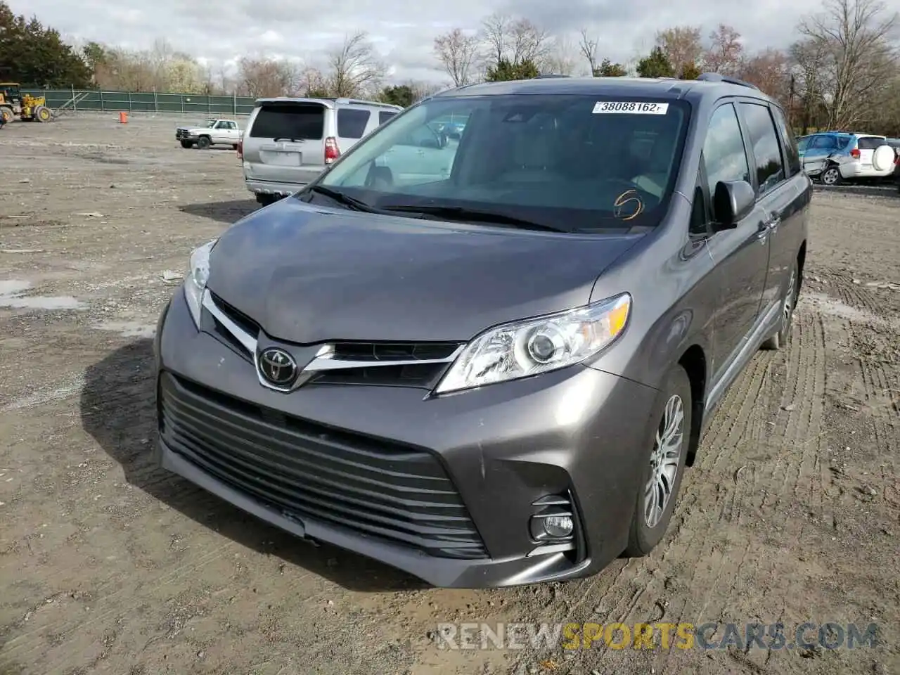 2 Photograph of a damaged car 5TDYZ3DC9LS033806 TOYOTA SIENNA 2020