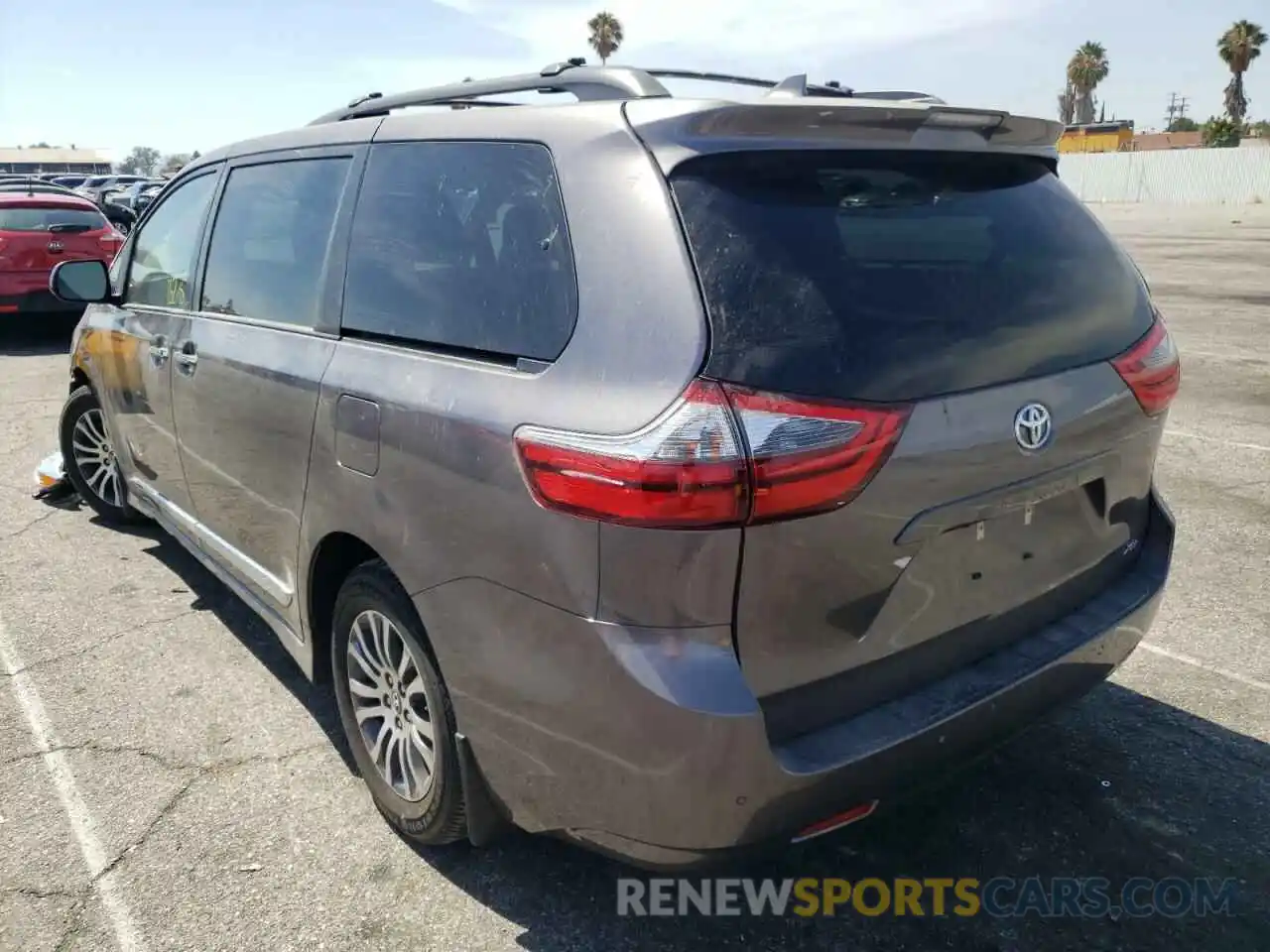 3 Photograph of a damaged car 5TDYZ3DC9LS040027 TOYOTA SIENNA 2020