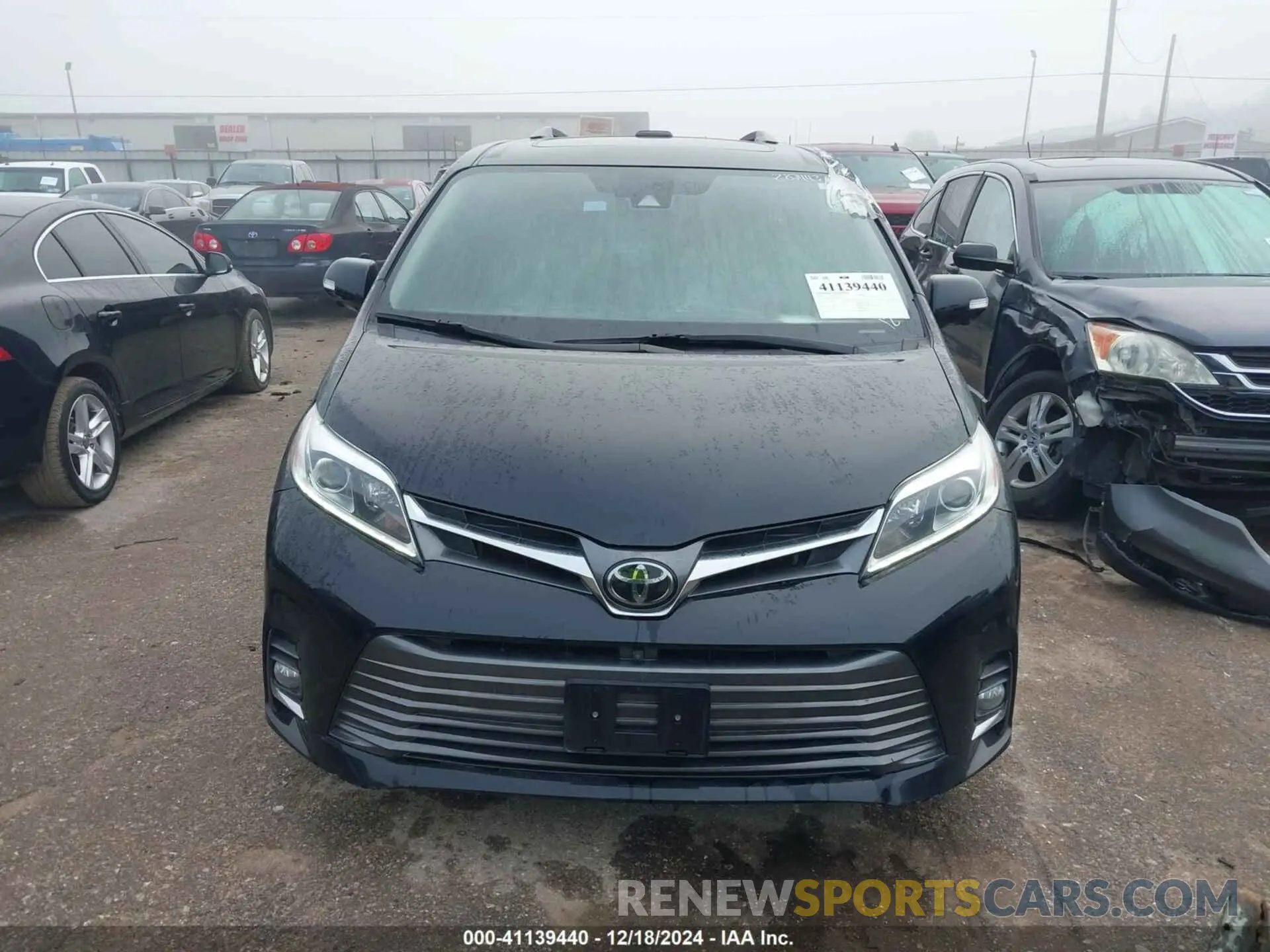 13 Photograph of a damaged car 5TDYZ3DC9LS061234 TOYOTA SIENNA 2020