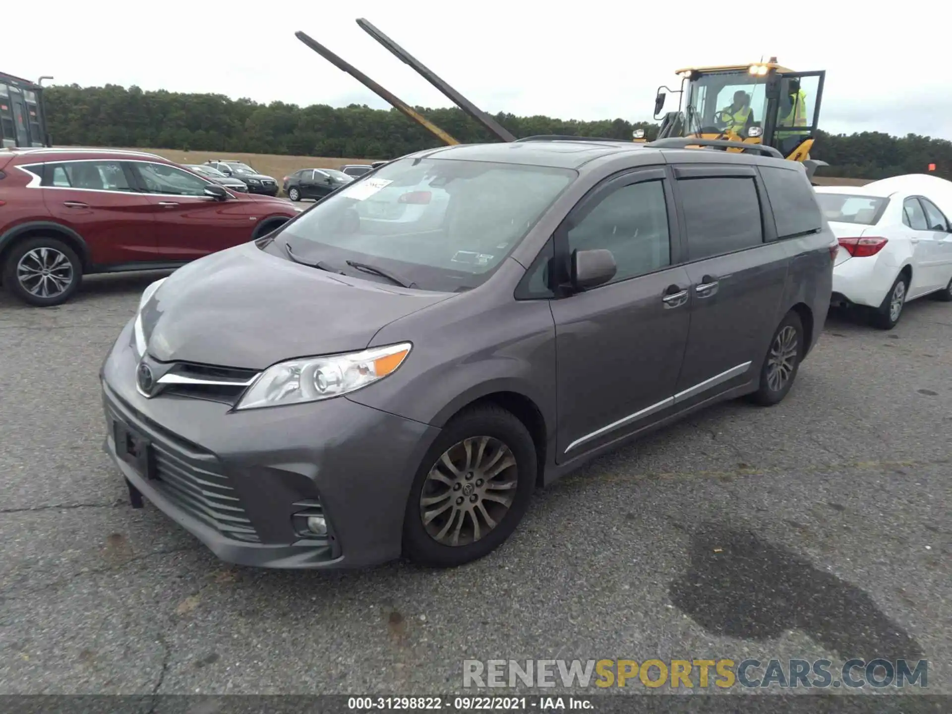 2 Photograph of a damaged car 5TDYZ3DC9LS062075 TOYOTA SIENNA 2020