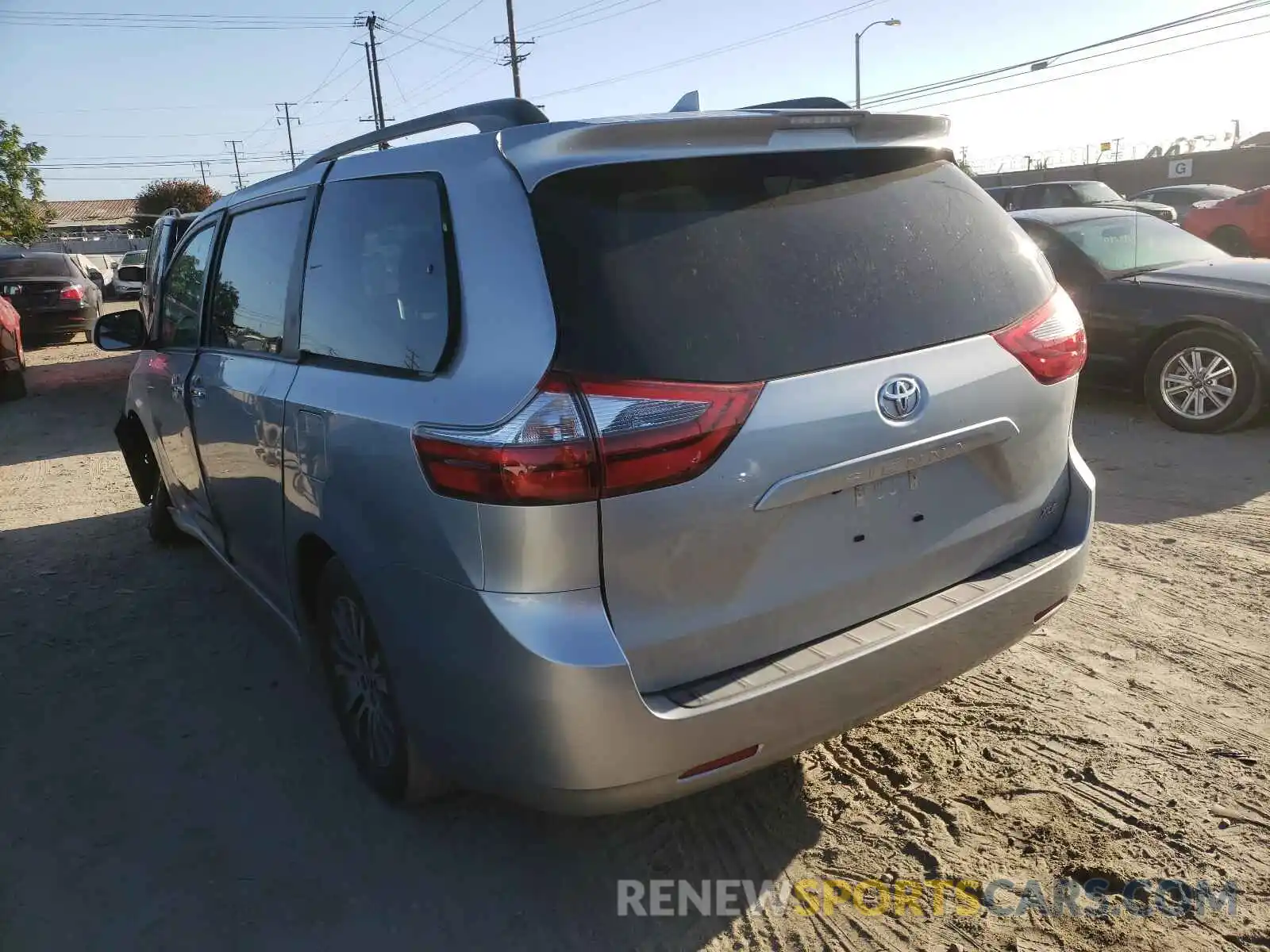 3 Photograph of a damaged car 5TDYZ3DC9LS063873 TOYOTA SIENNA 2020