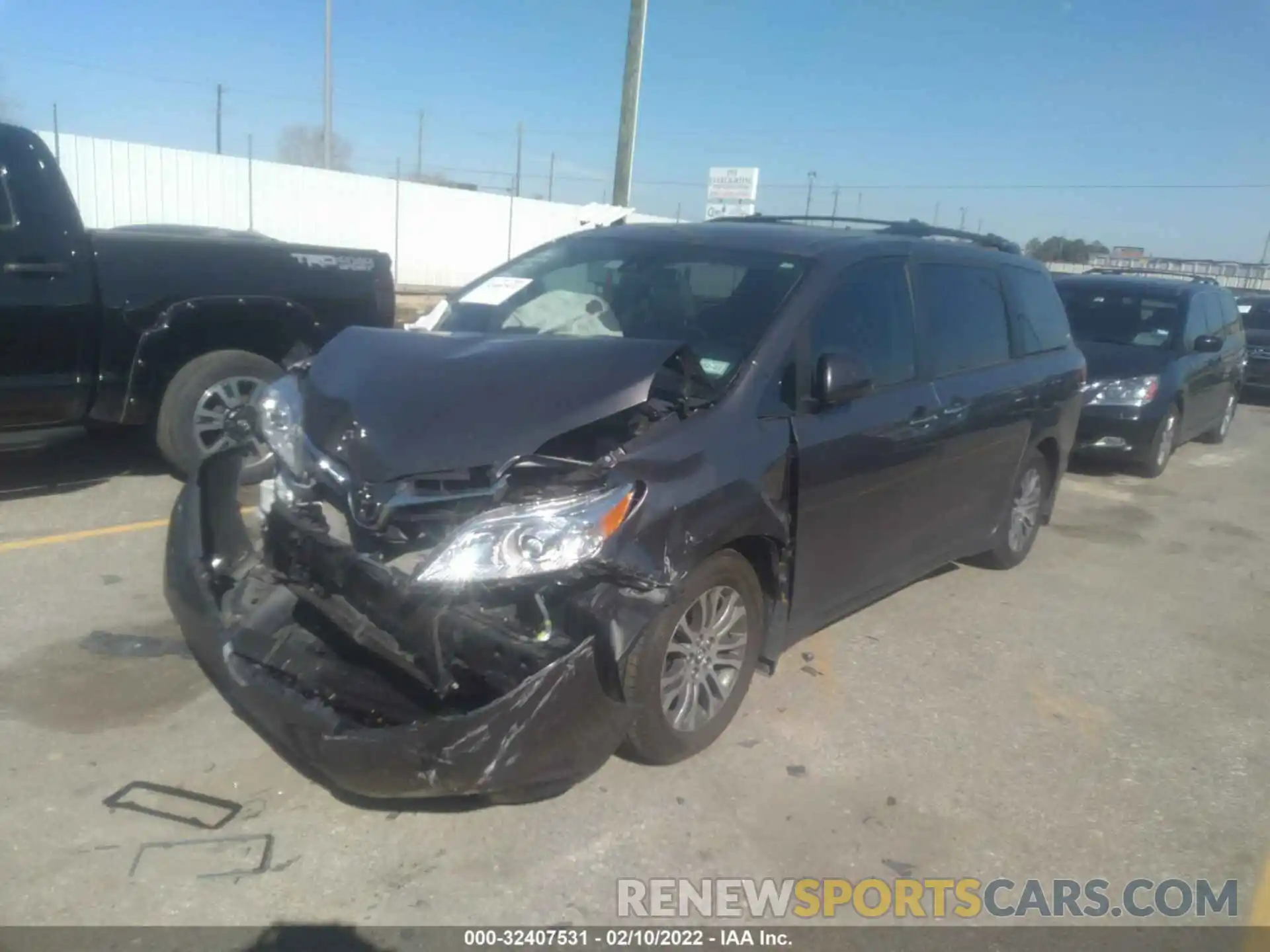 2 Photograph of a damaged car 5TDYZ3DCXLS021356 TOYOTA SIENNA 2020