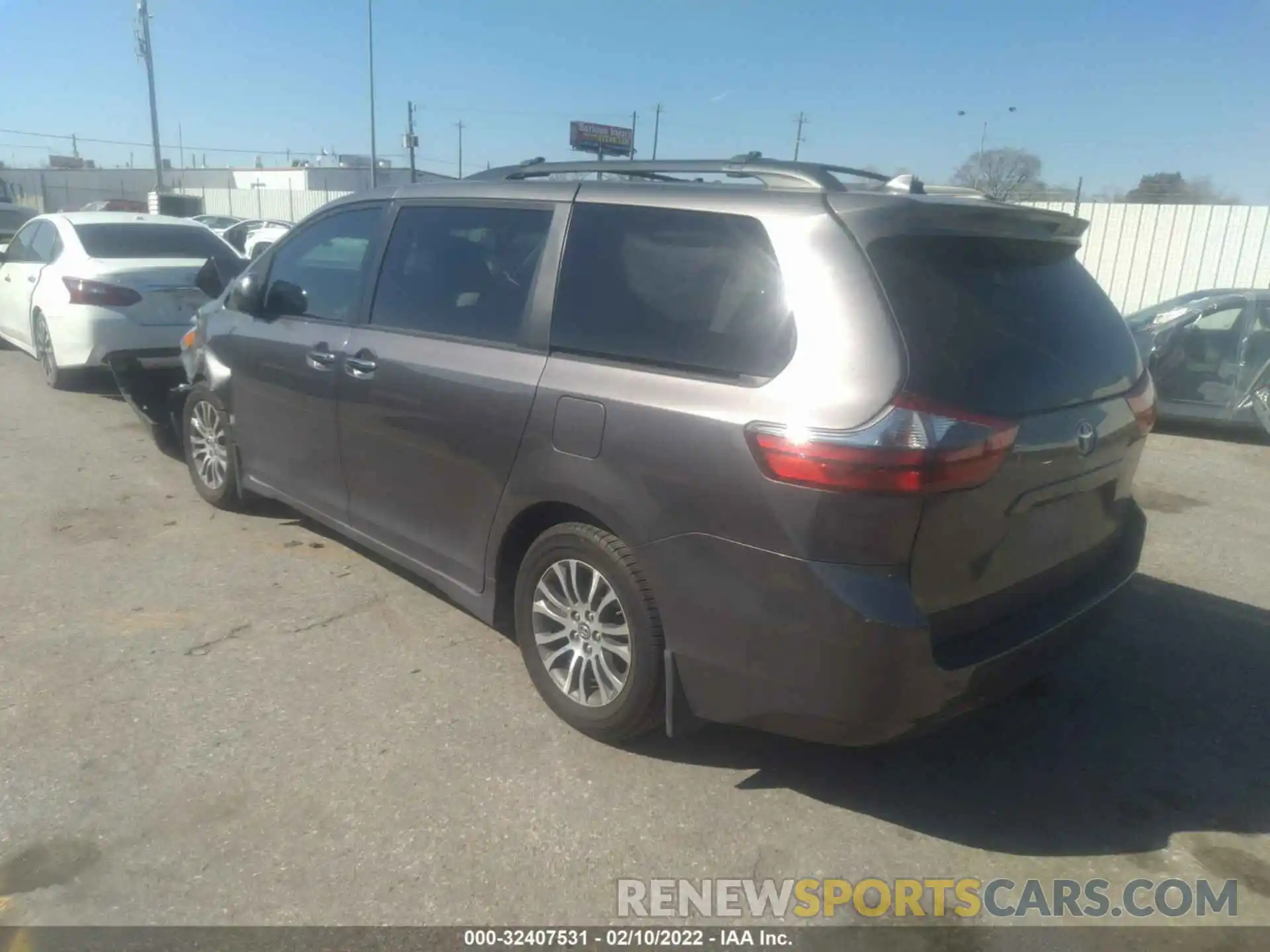 3 Photograph of a damaged car 5TDYZ3DCXLS021356 TOYOTA SIENNA 2020