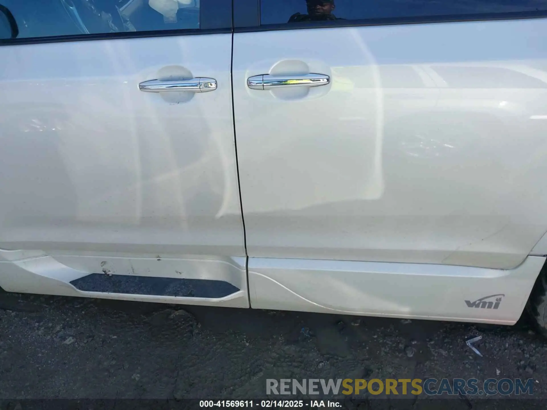 14 Photograph of a damaged car 5TDYZ3DCXLS029196 TOYOTA SIENNA 2020