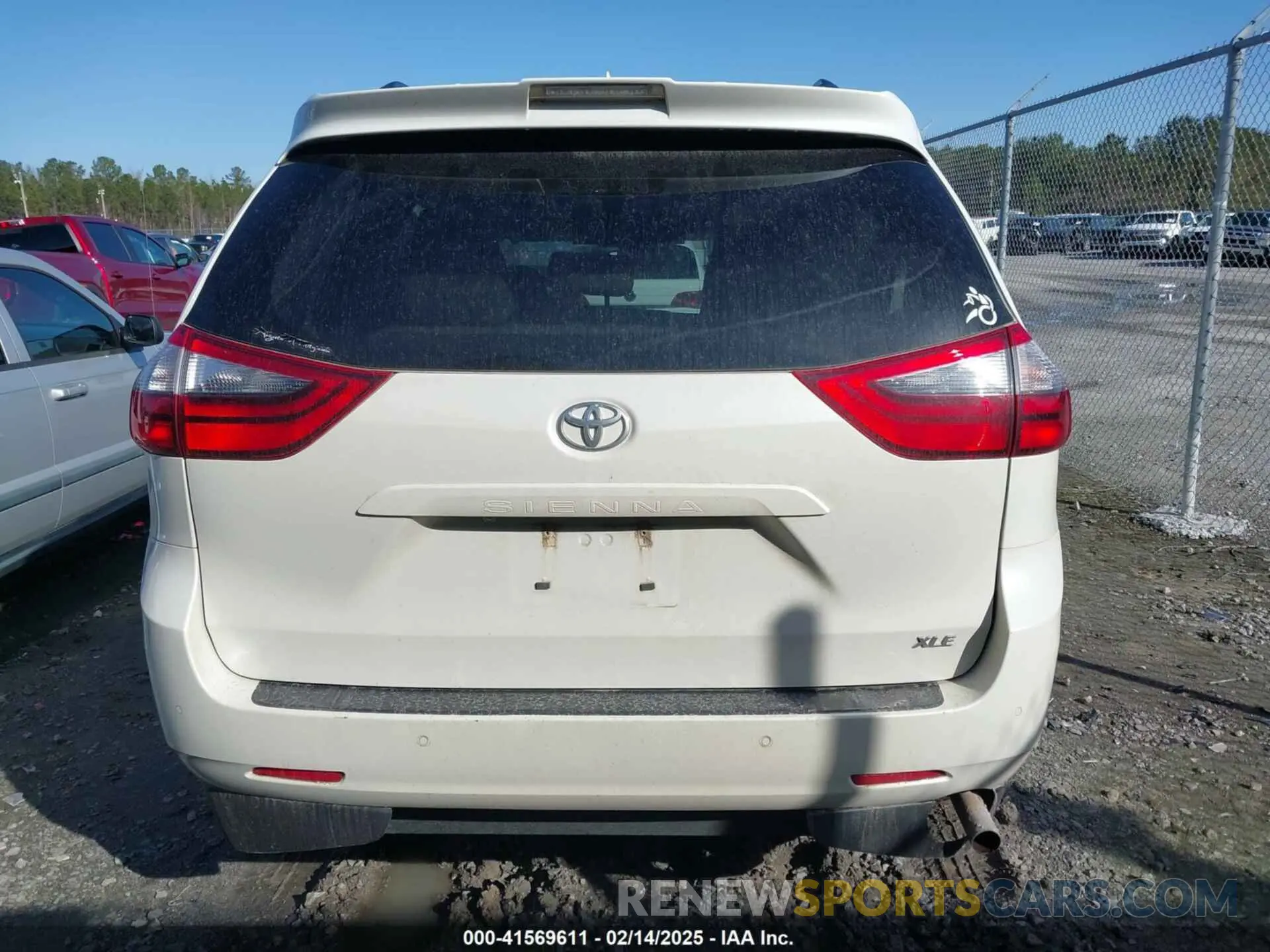 16 Photograph of a damaged car 5TDYZ3DCXLS029196 TOYOTA SIENNA 2020