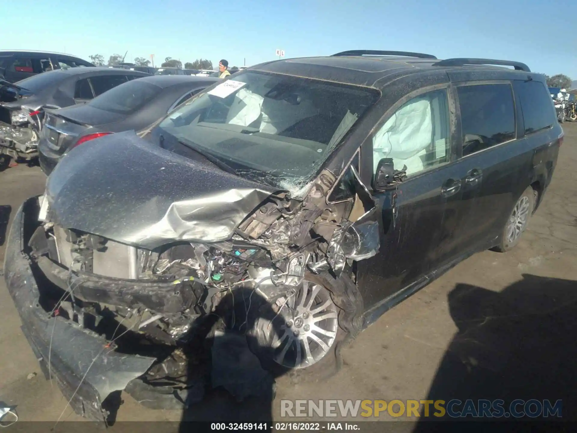 2 Photograph of a damaged car 5TDYZ3DCXLS047827 TOYOTA SIENNA 2020